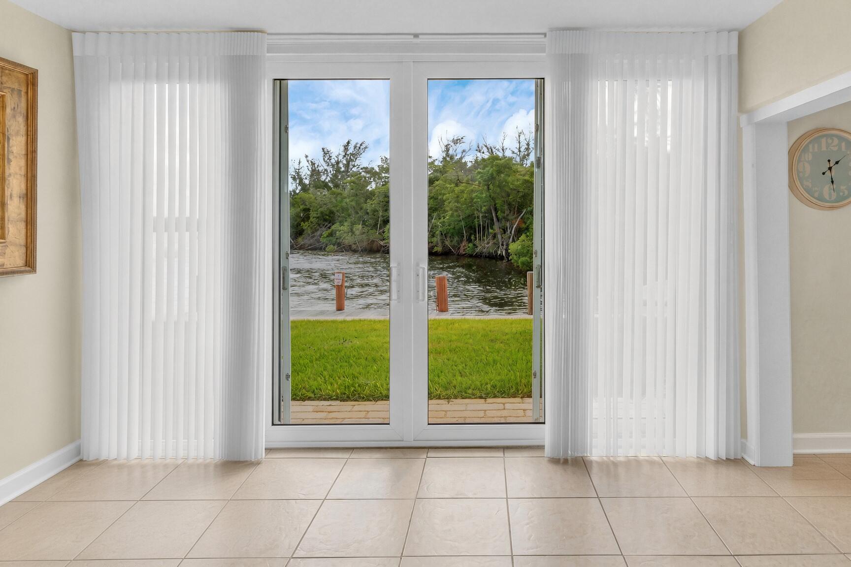 12 Covered Patio (1)