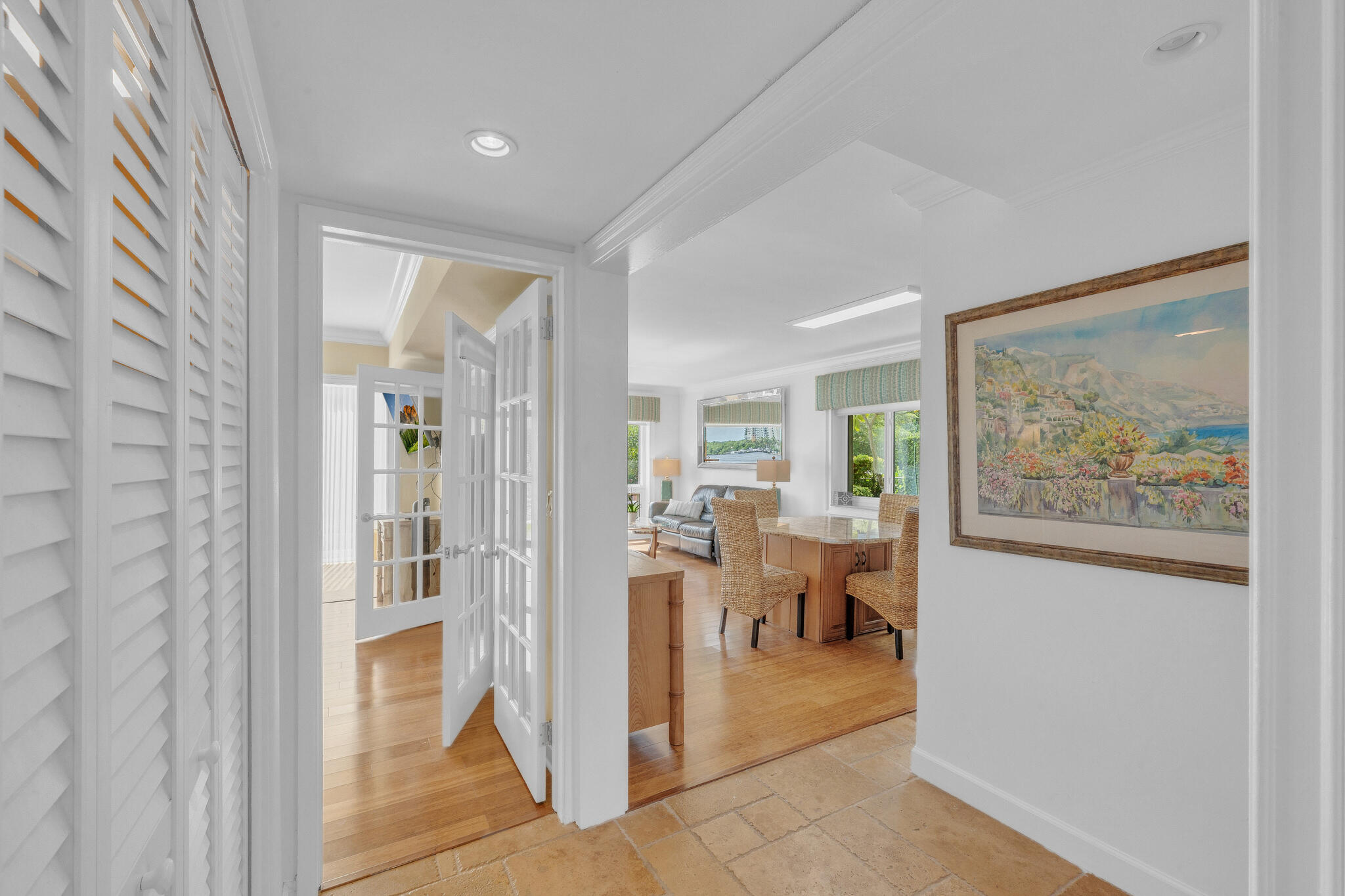 18 Foyer