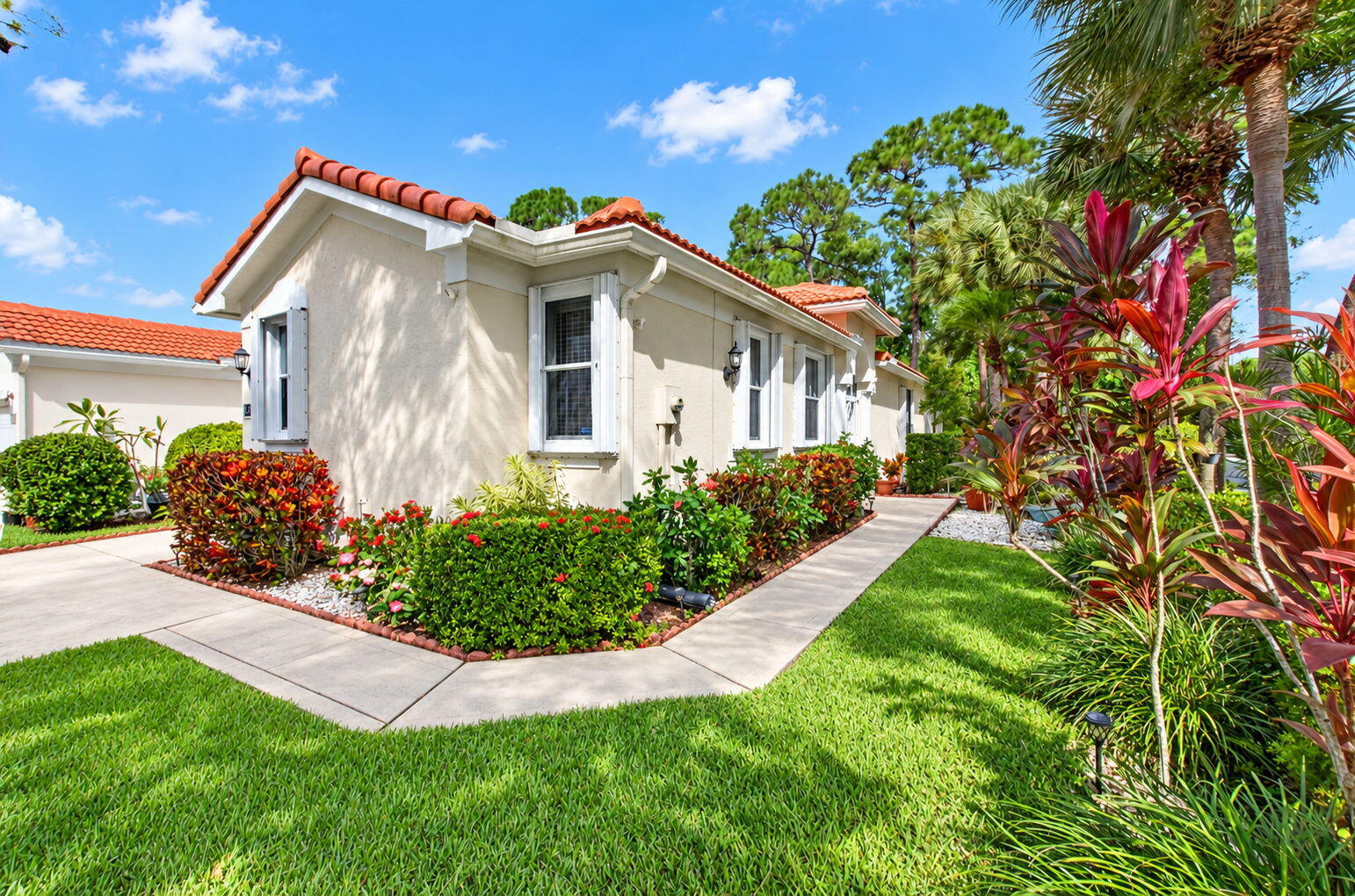Desirable Corner Villa Desirable Corner Villa