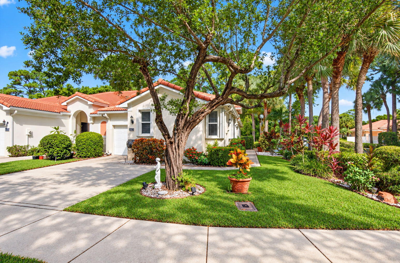 Welcome to Sierra Vista Charming Corner Villa Welcome to Sierra Vista Charming Corner Villa