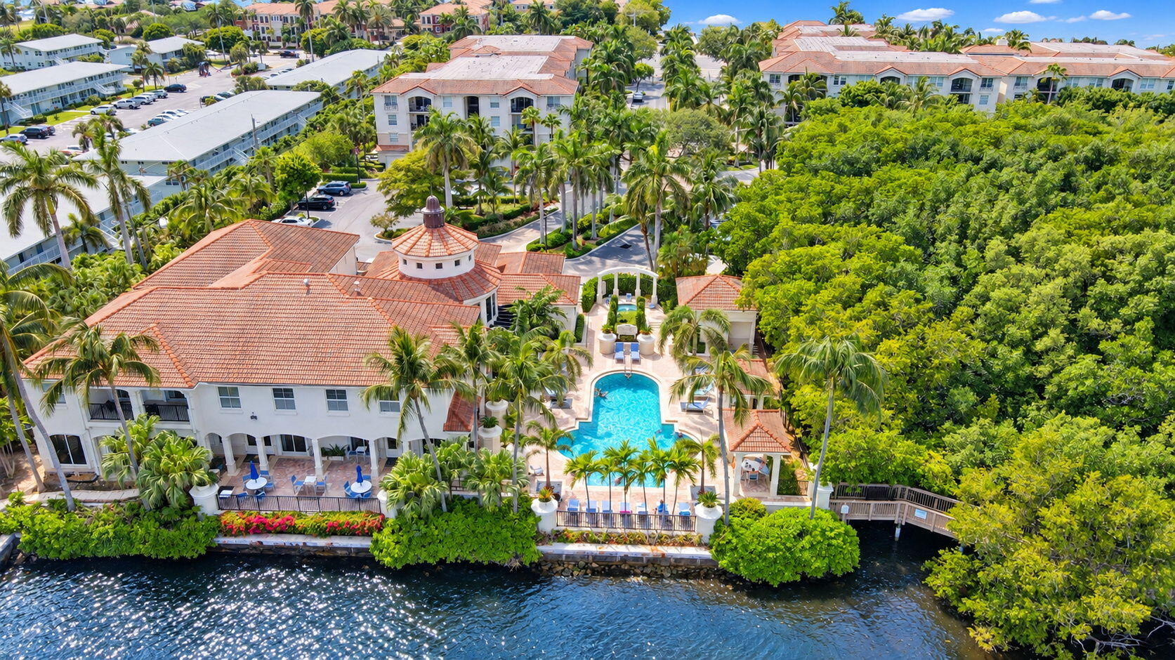 Waterfront Clubhouse & Resort Pool