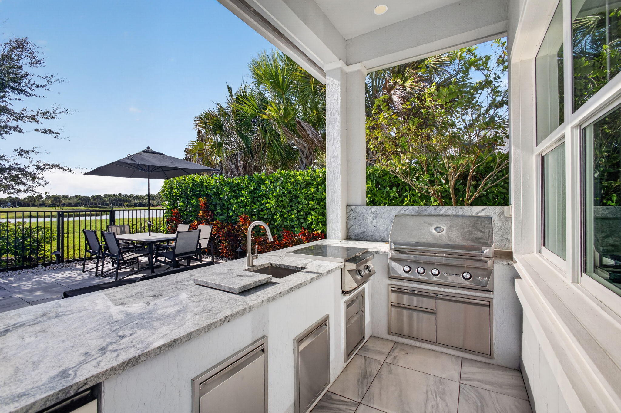 Outdoor Kitchen
