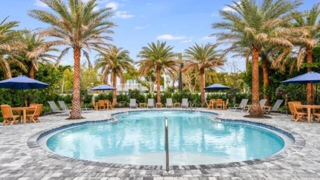 Sandpiper Pointe Pool2