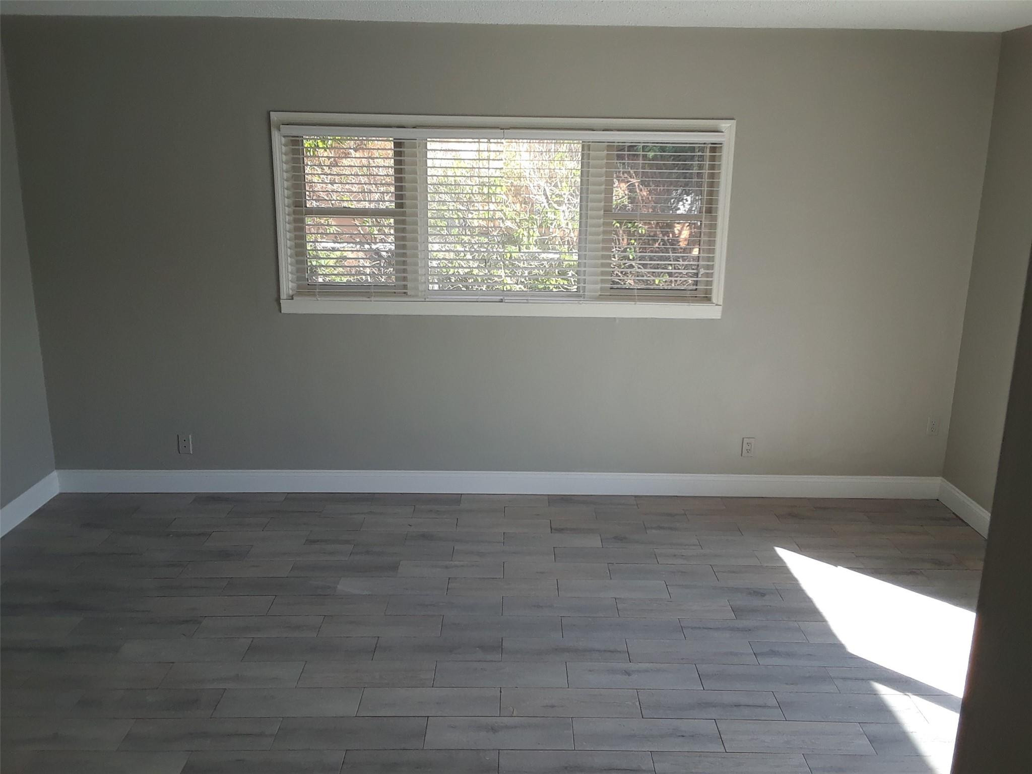 Sunny master with direct access to pool deck Sunny master with direct access to pool deck