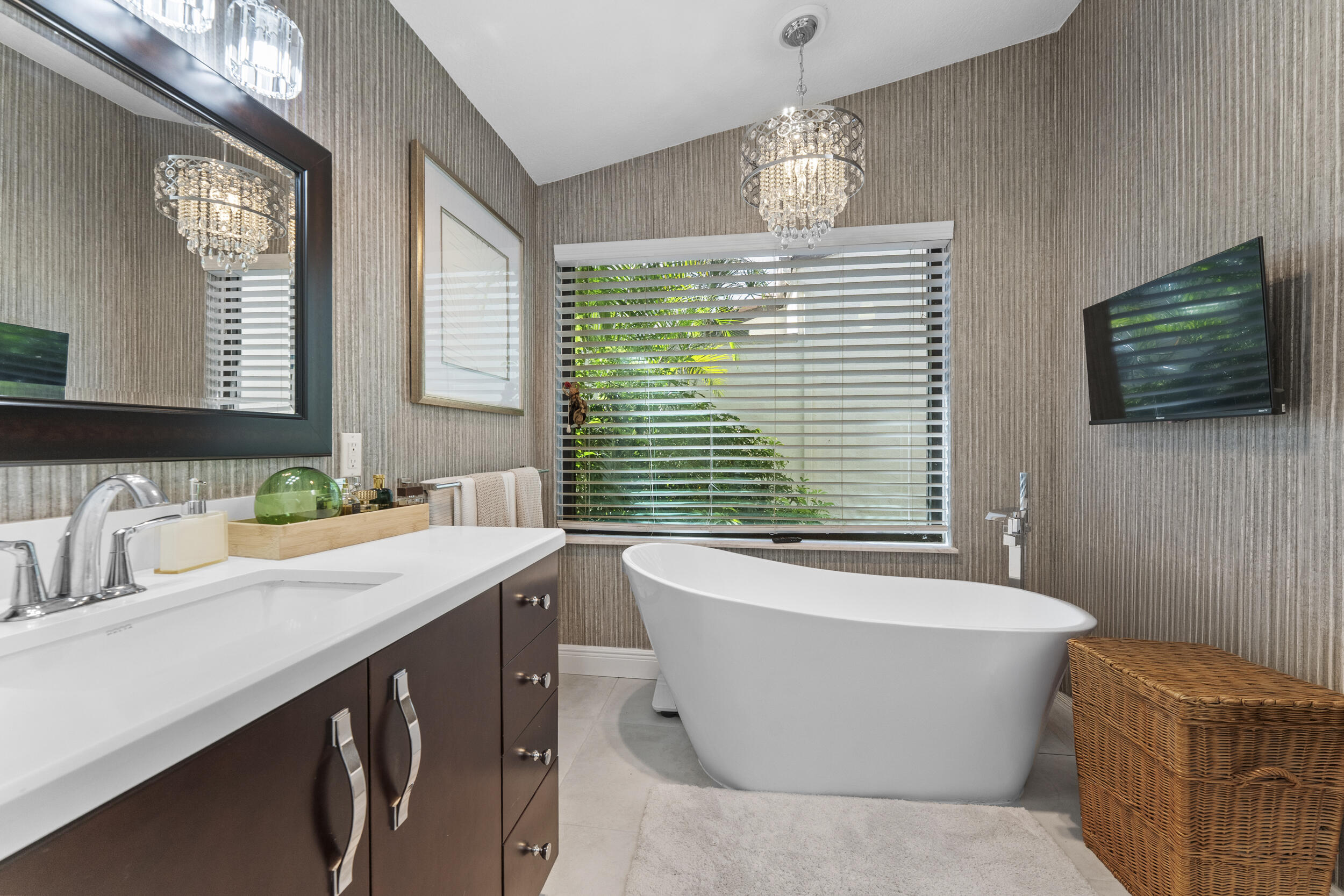 7029_Golf_Pointe_Circle-26
