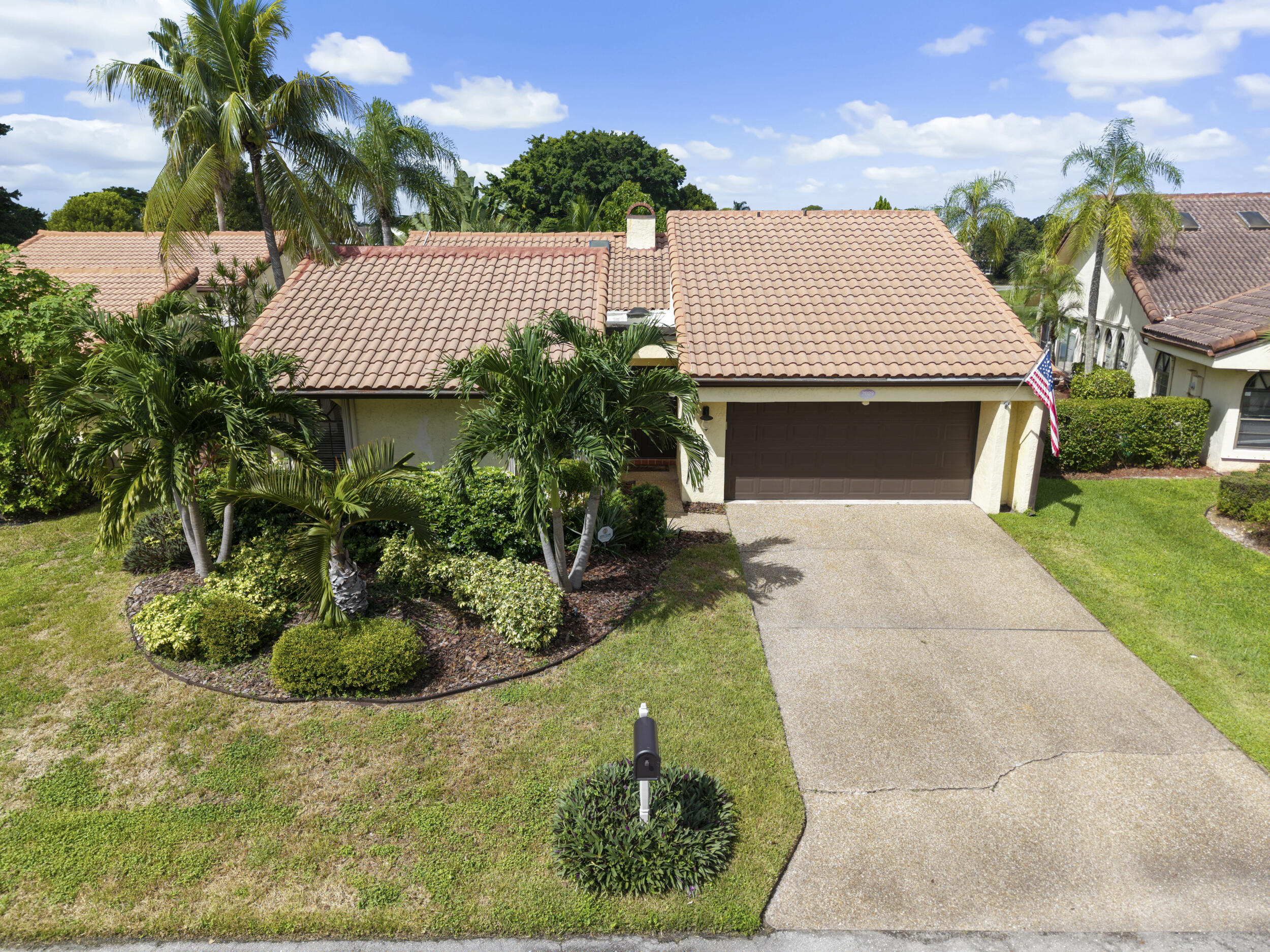 7029_Golf_Pointe_Circle-1