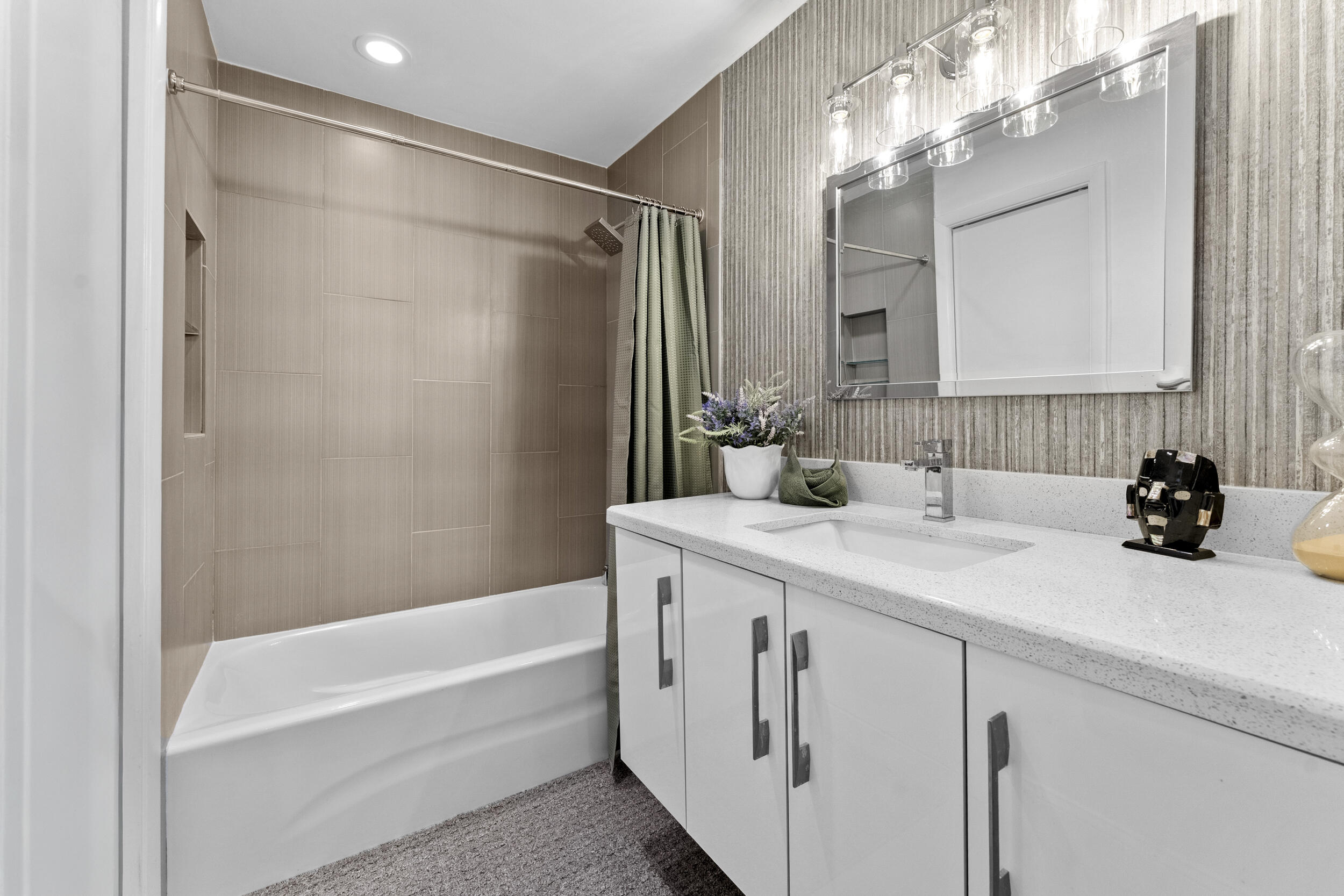 7029_Golf_Pointe_Circle-7
