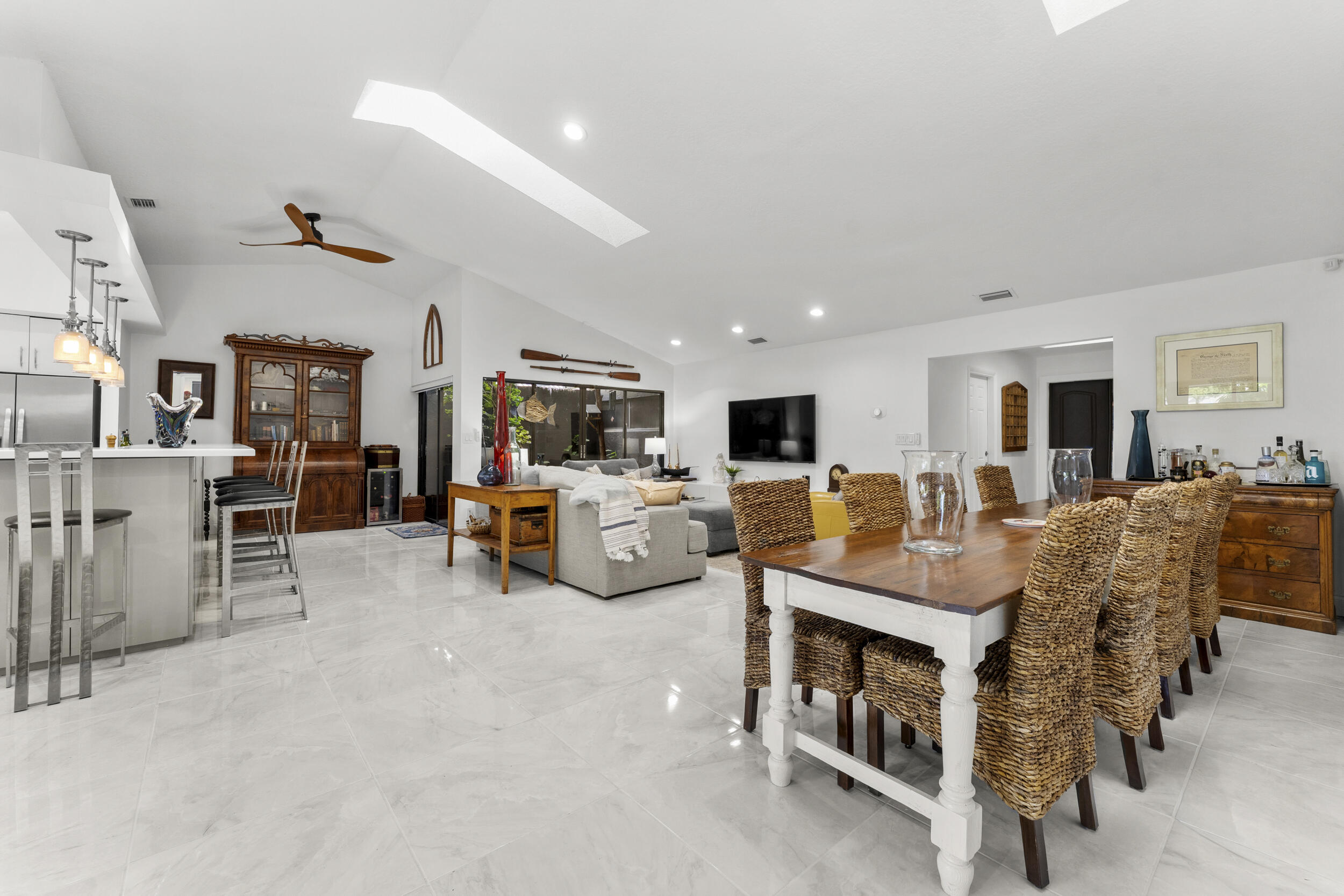 7029_Golf_Pointe_Circle-12