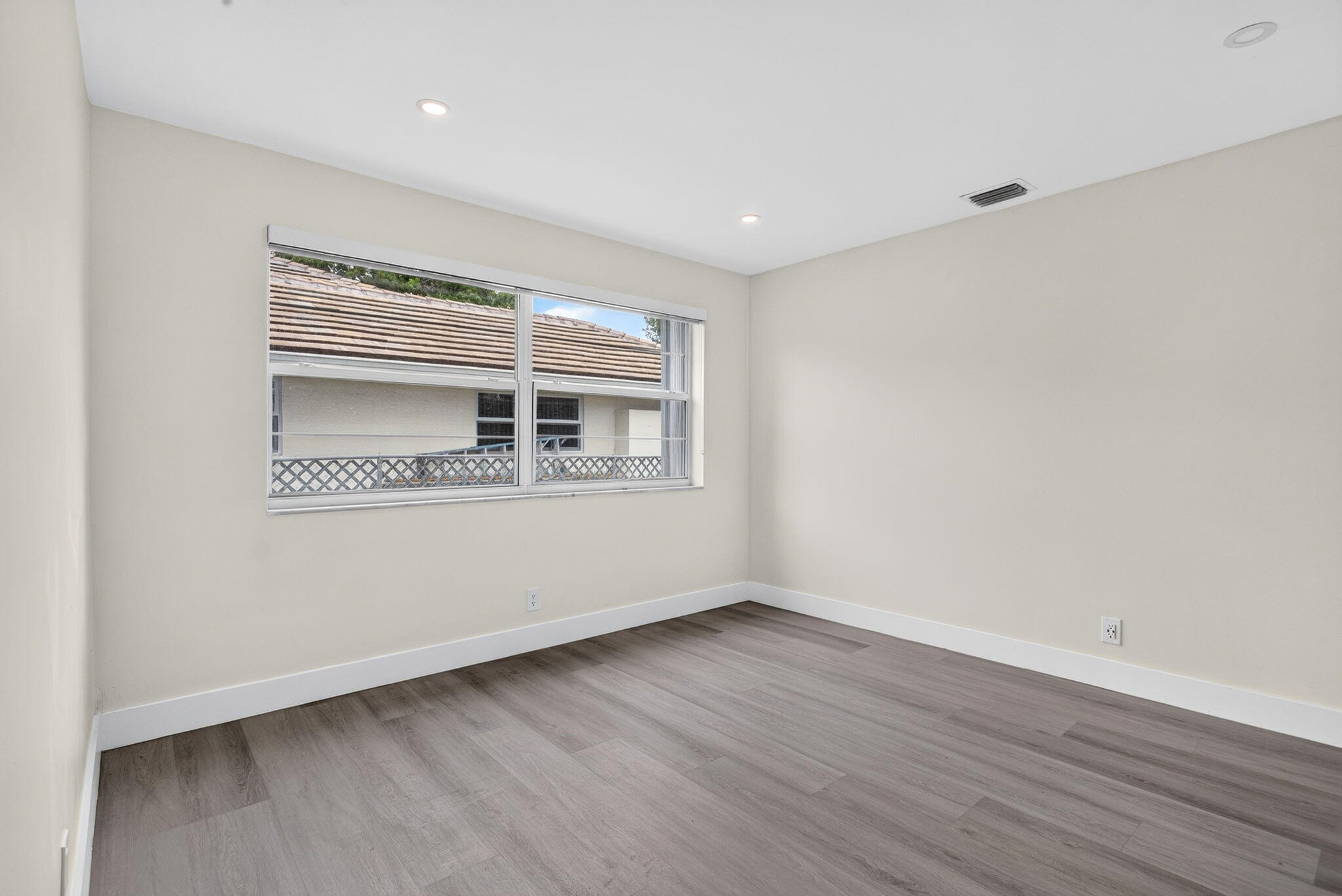 28-web-or-mls-7521-28
