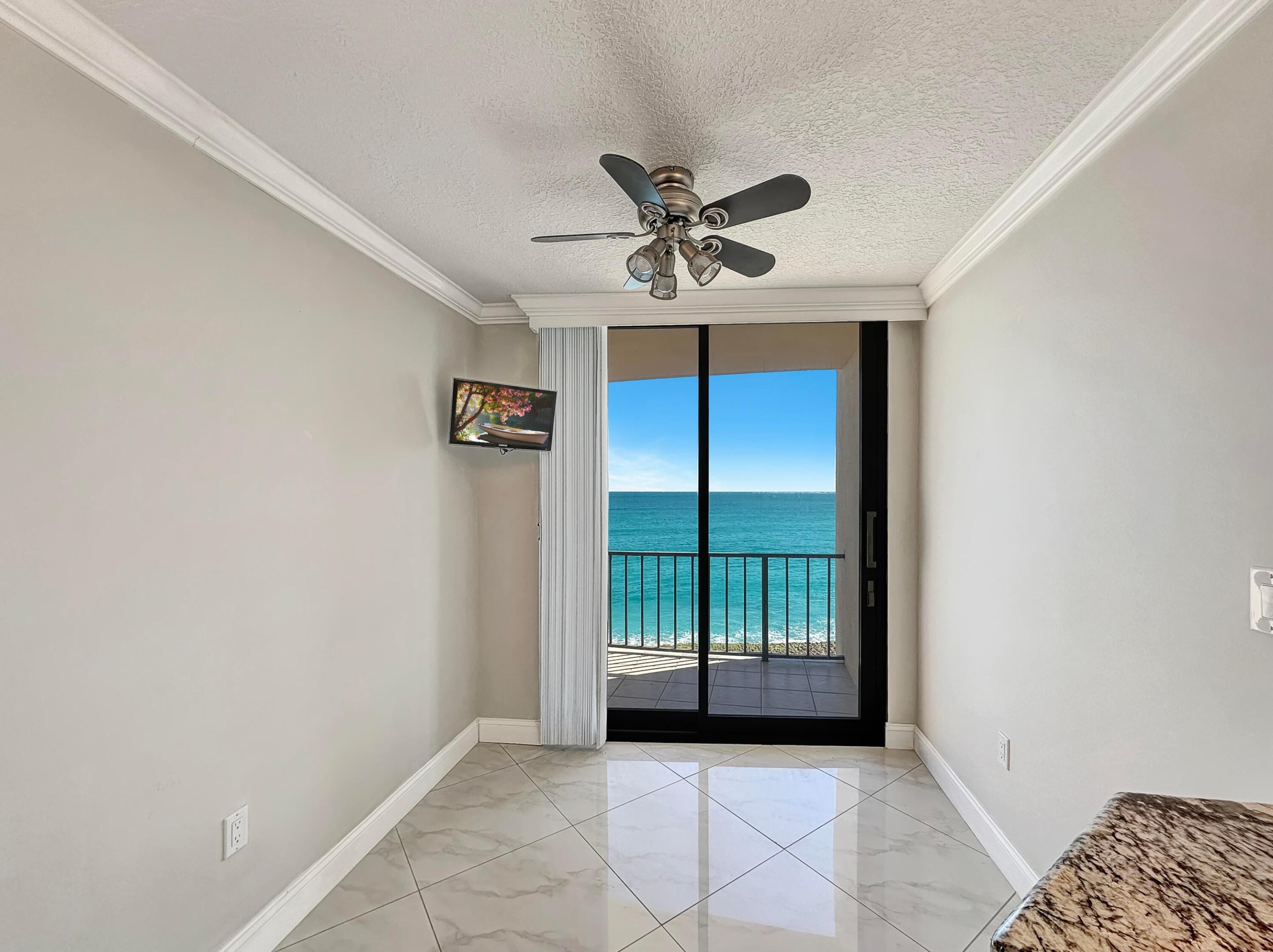 Breakfast Nook at end of Kitchen