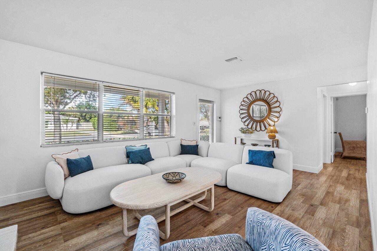 008-240ForestHillBoulevard-WestPalmBeach