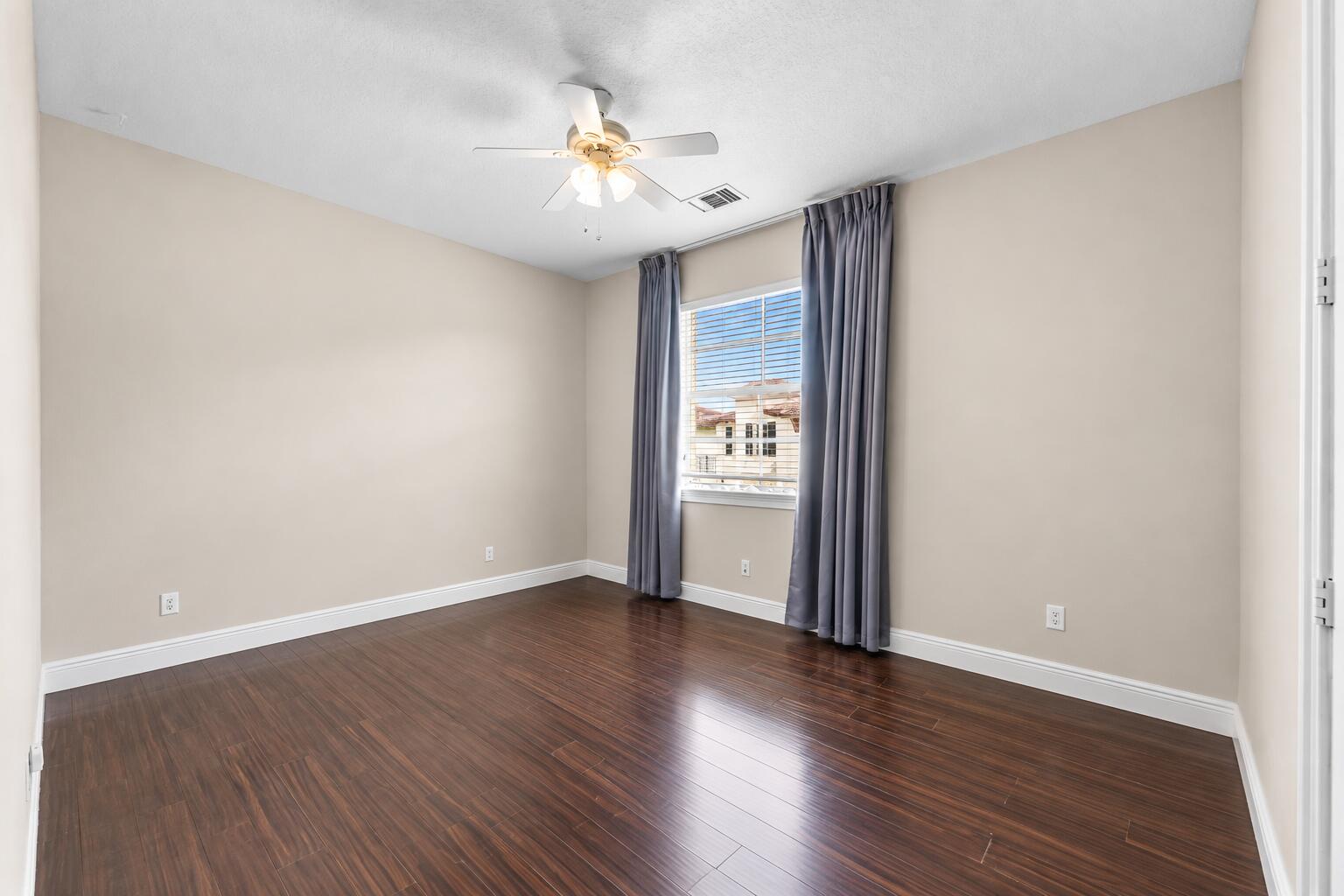 Gust bedroom #2