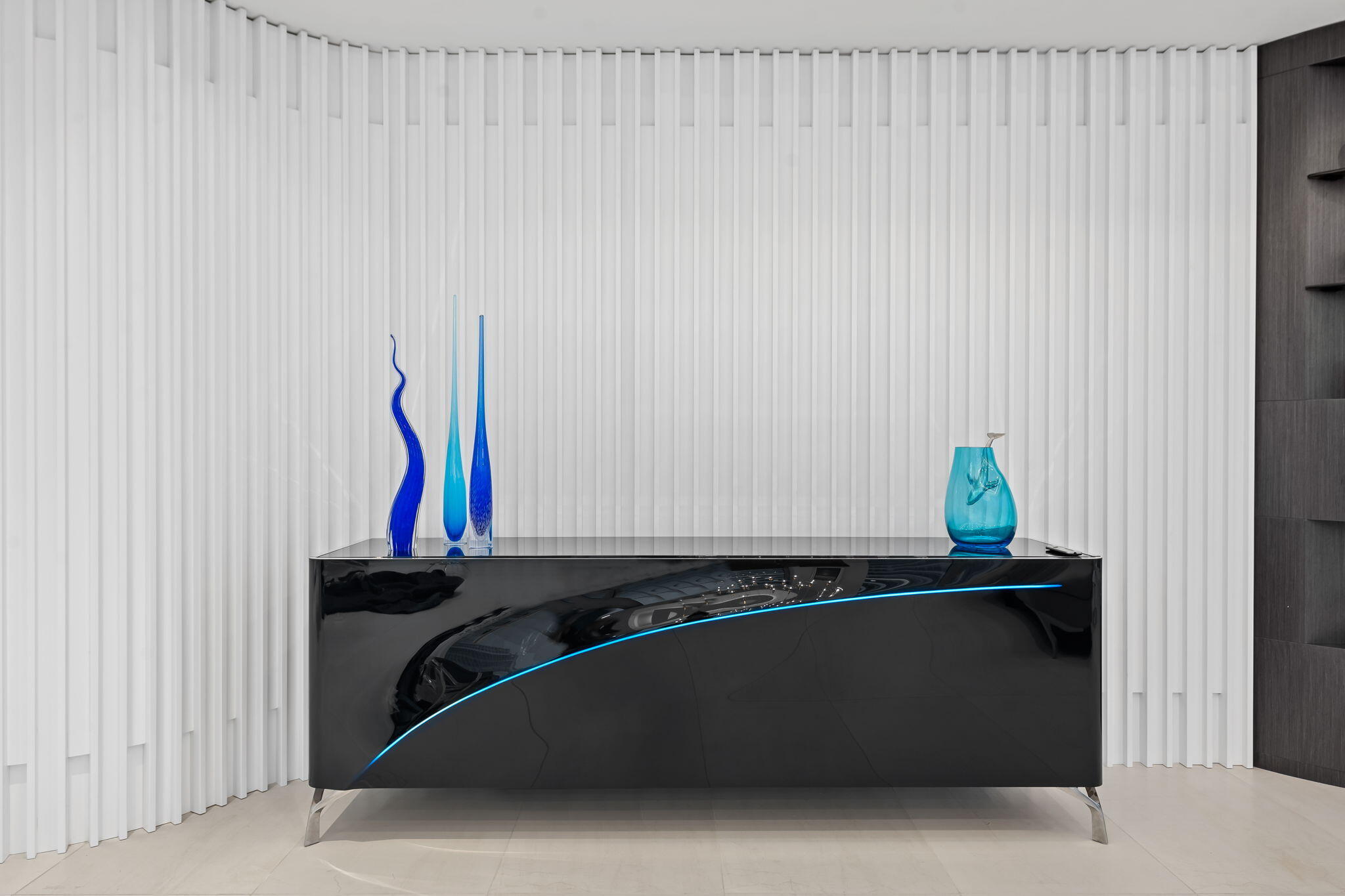 Remote Controlled Pop-up bar