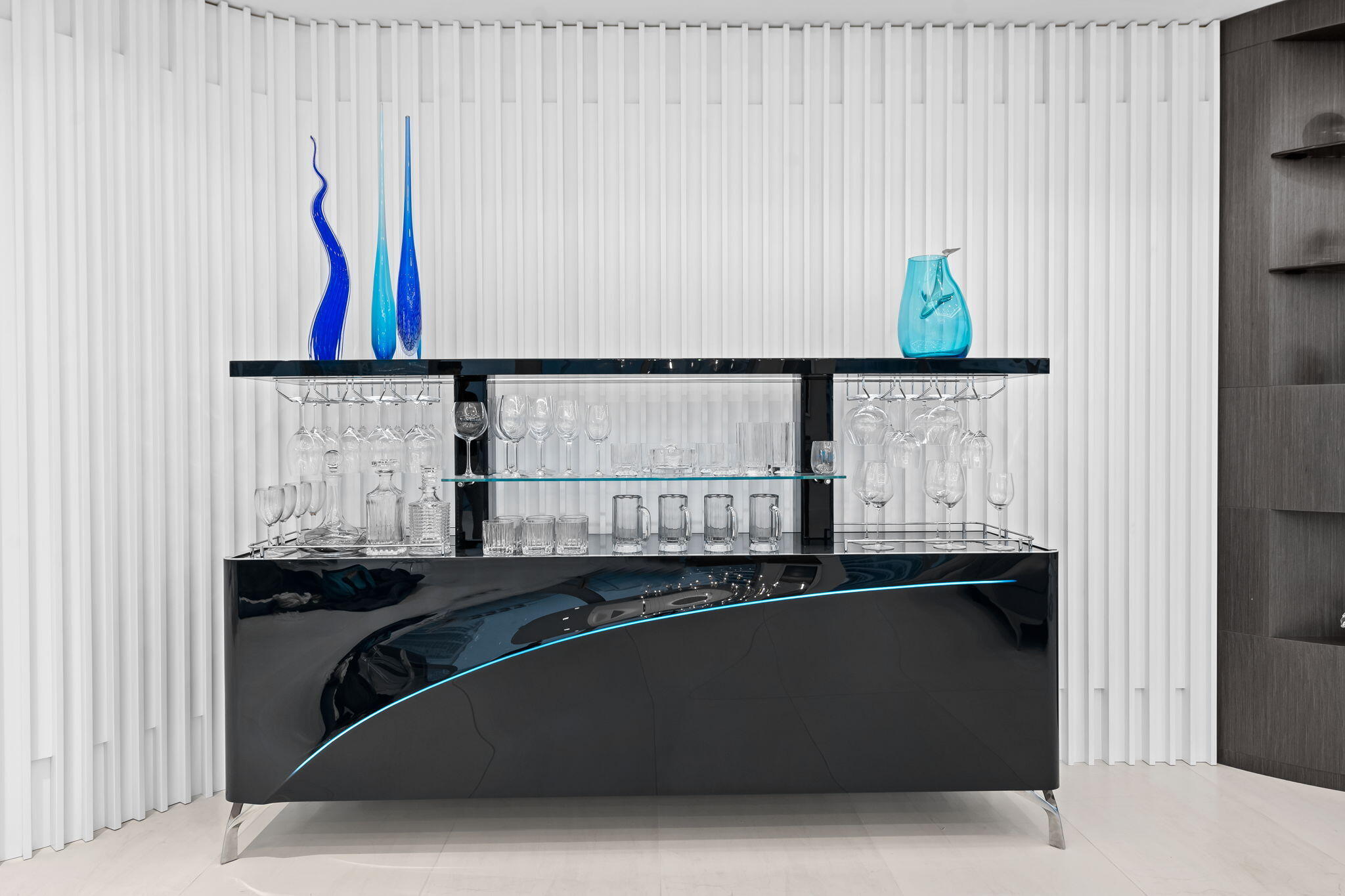 Remote Controlled Pop-up bar