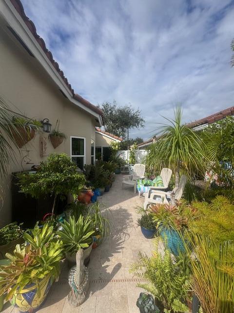 Side Yard Side Yard