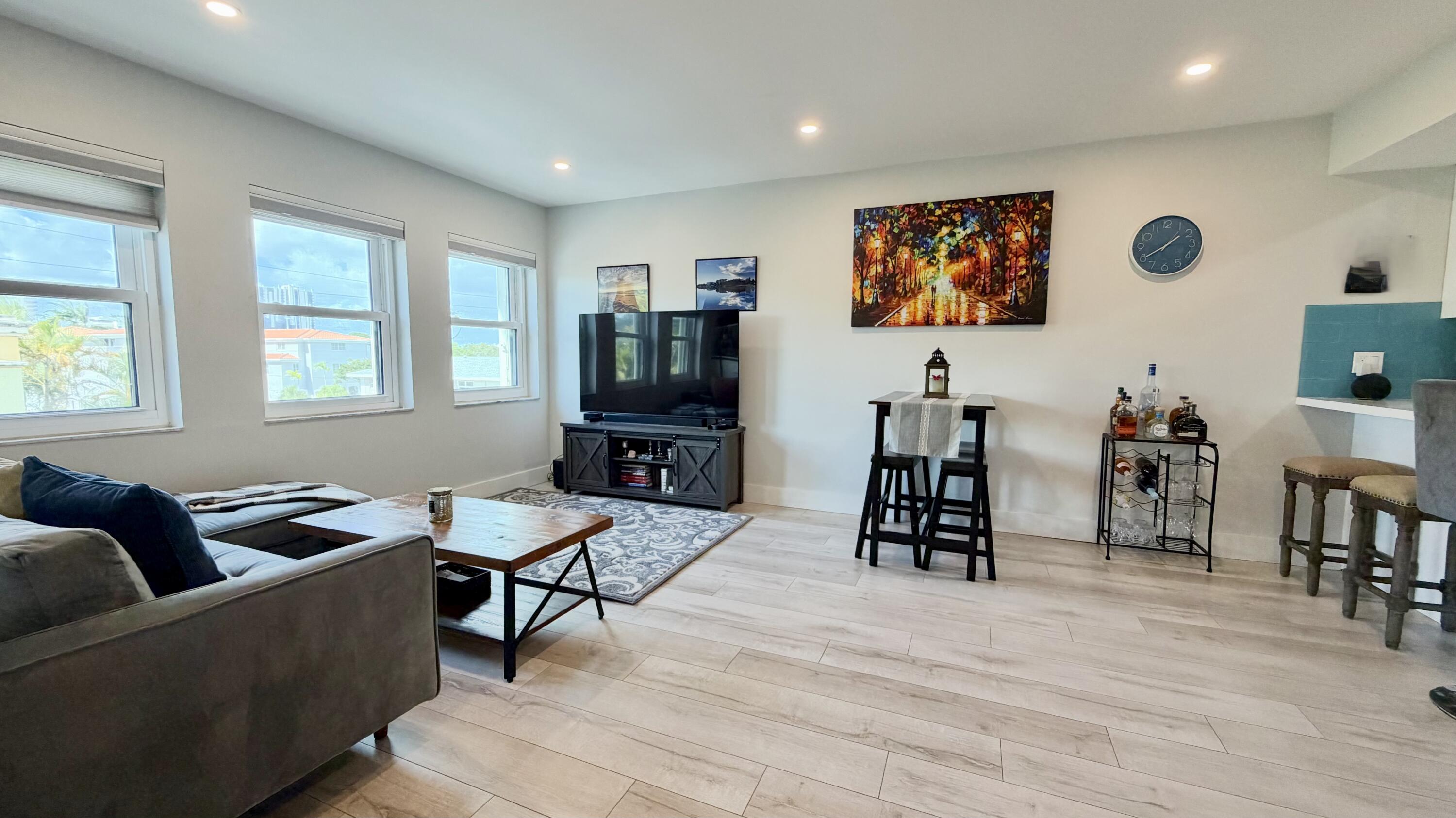 Family room- -dining area kitchen counte