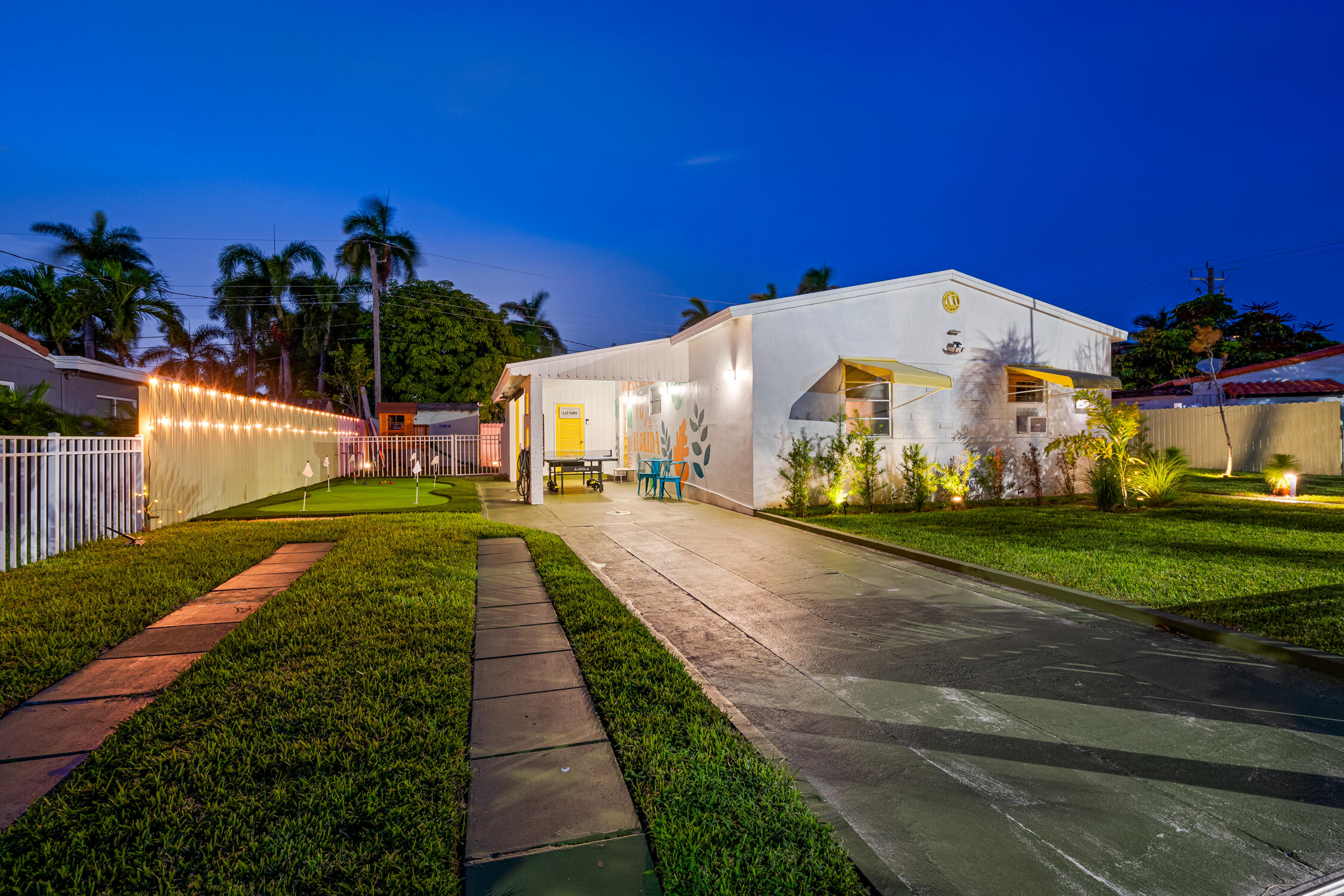 Hallandale Sunshine - House exterior at Hallandale Sunshine - House exterior at