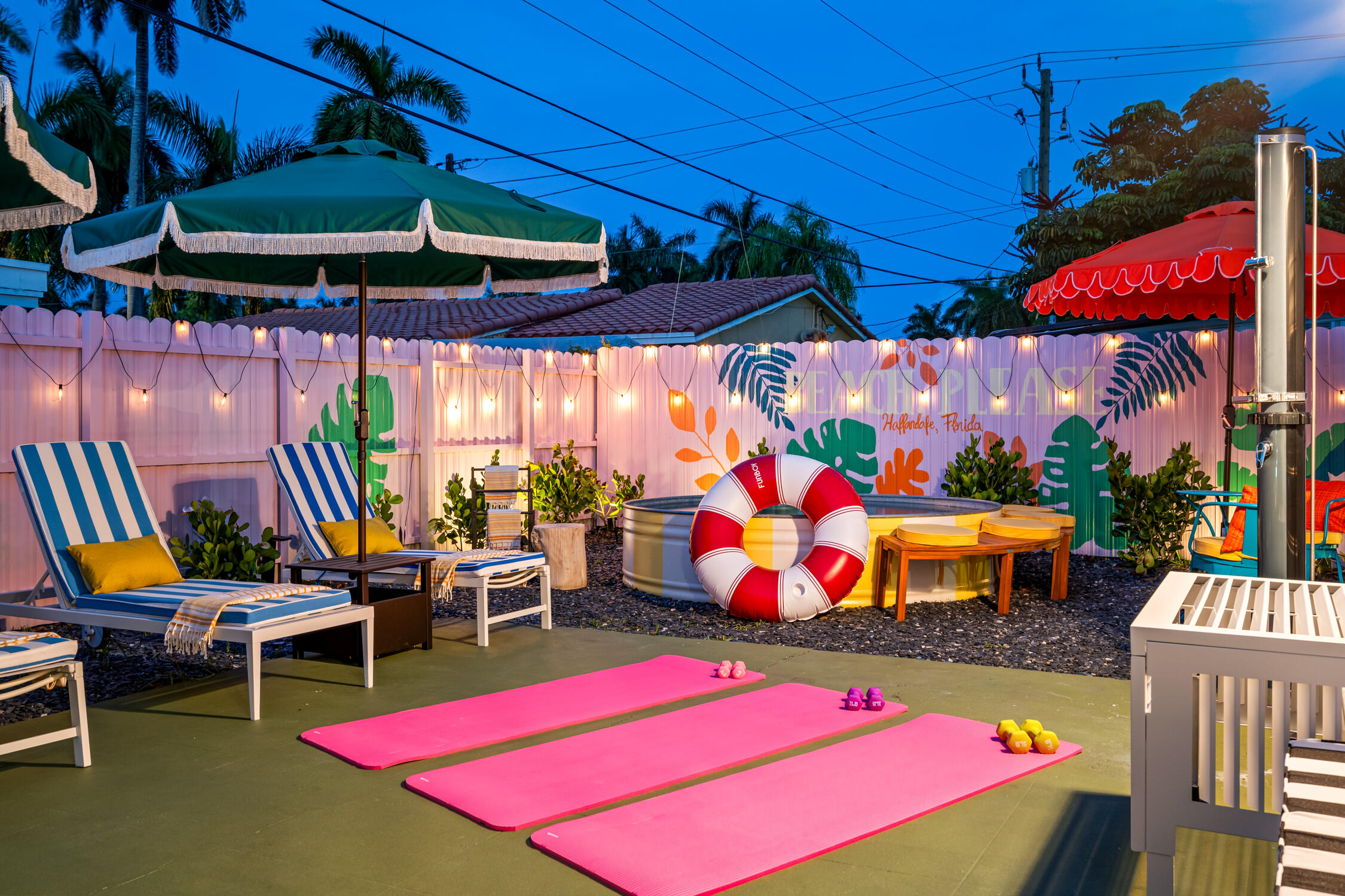 Hallandale Sunshine - Outdoor at night (