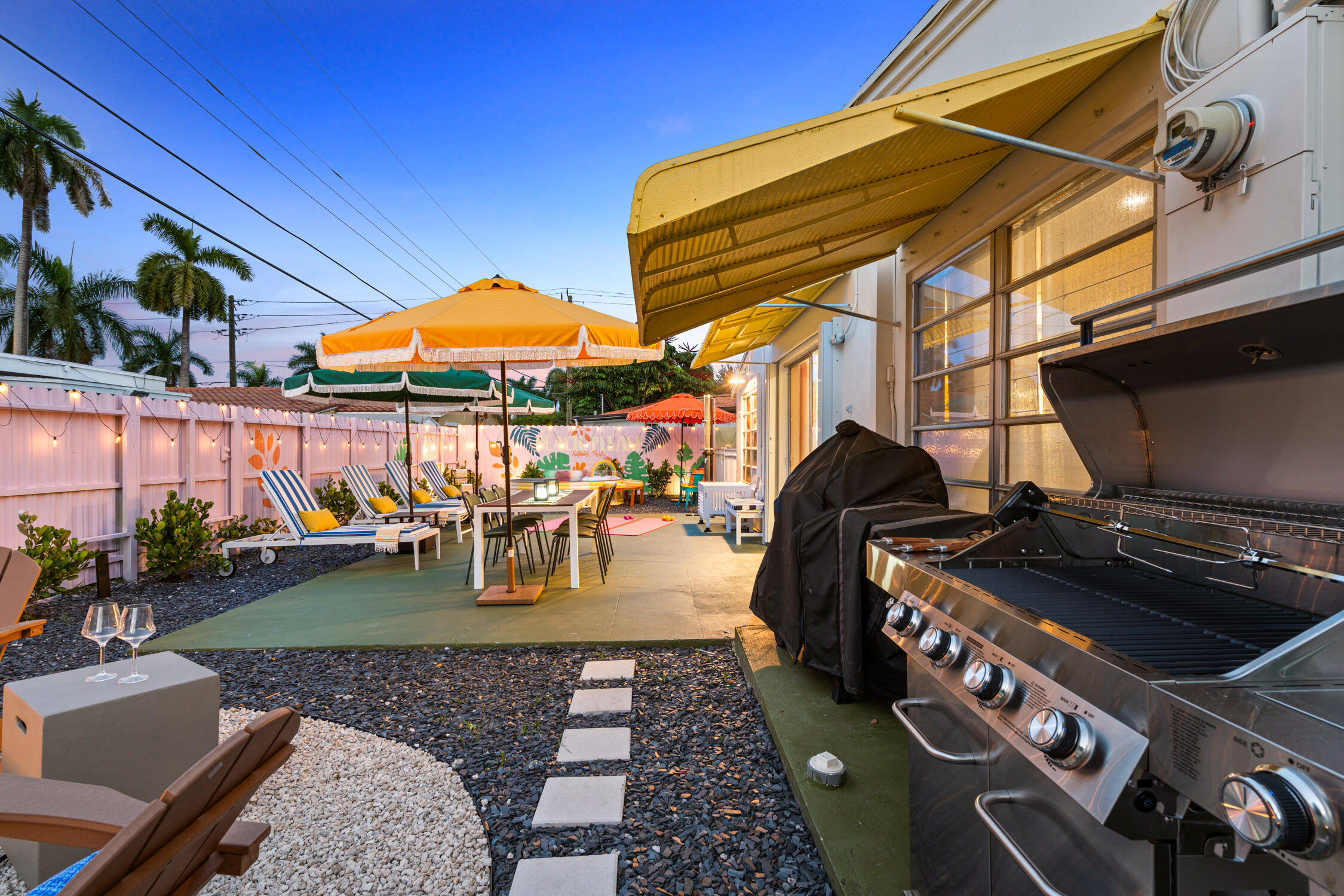 Hallandale Sunshine - Outdoor at night