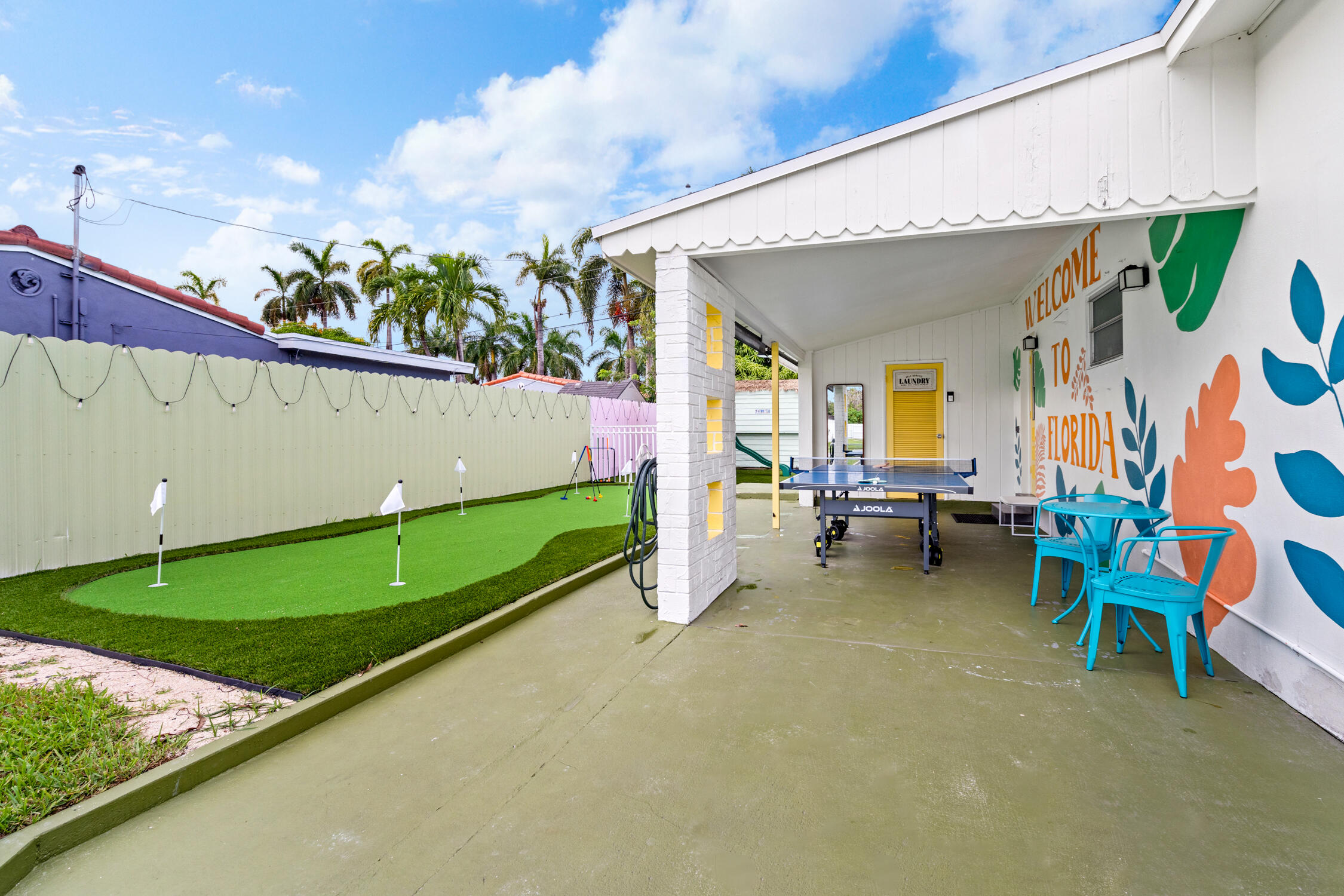Hallandale Sunshine - Outdoor games (2)