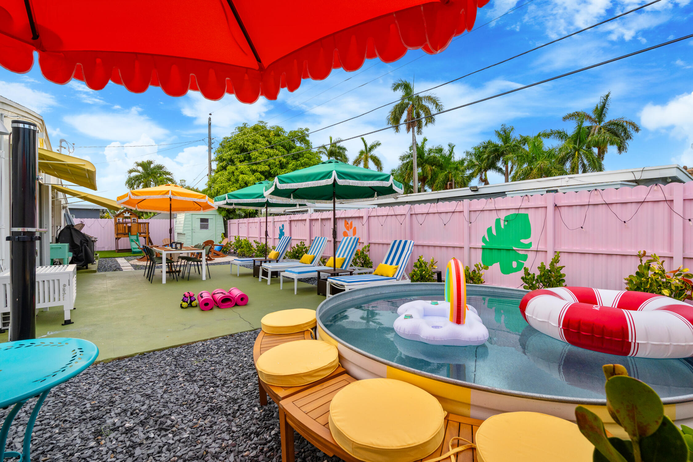 Hallandale Sunshine - Cowboy pool (1)