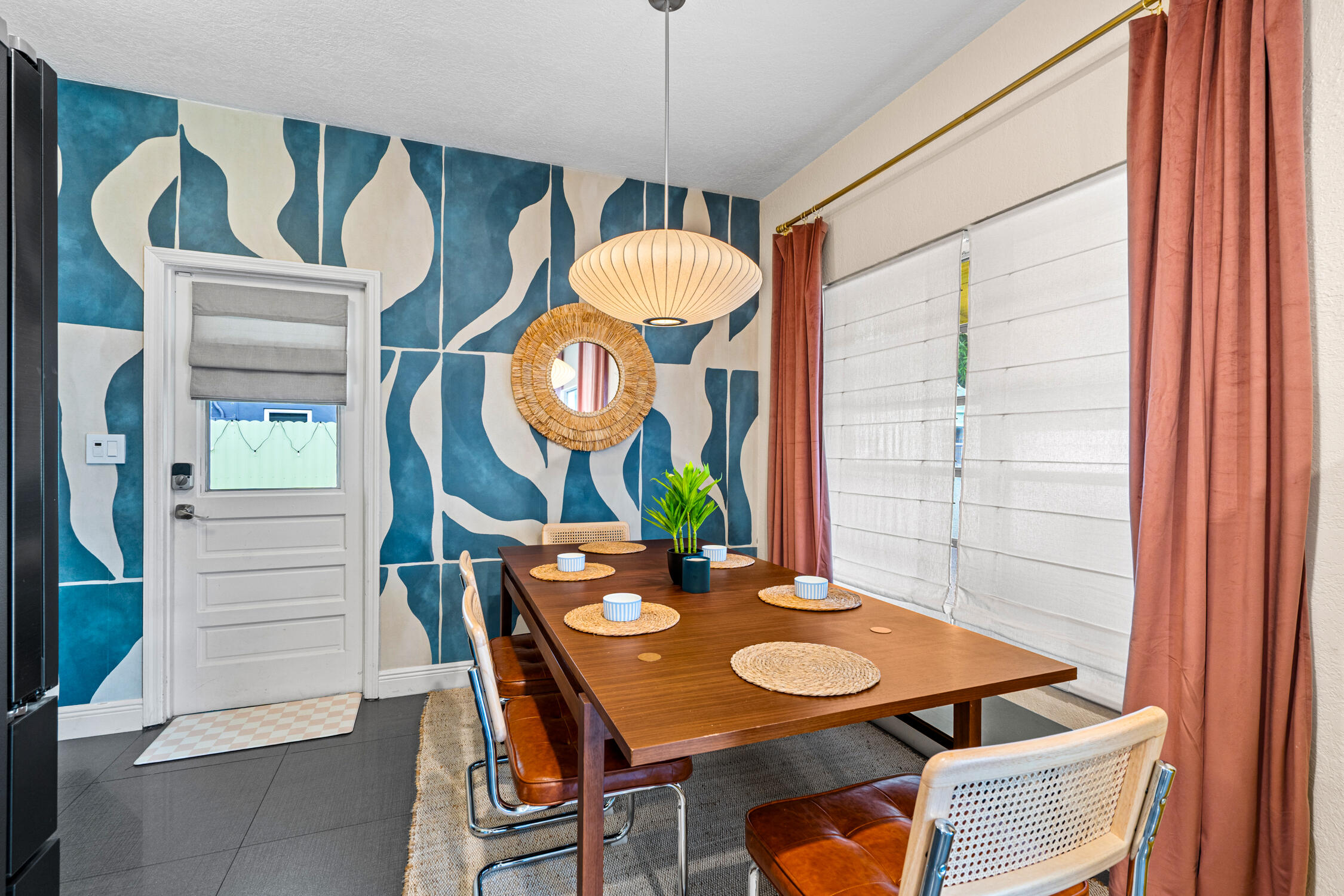 Hallandale Sunshine - Dining area (1)