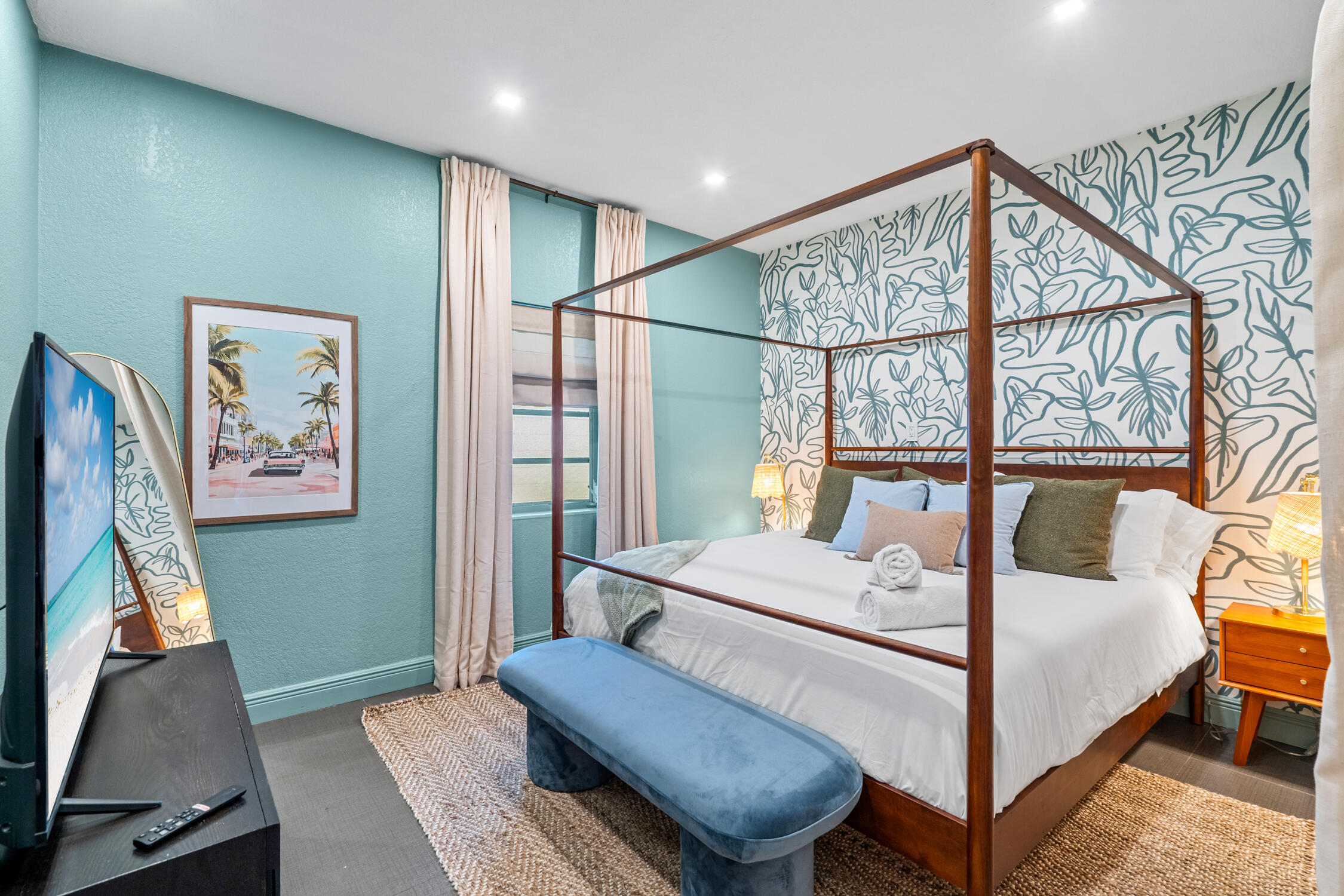 Hallandale Sunshine - Bedroom 1