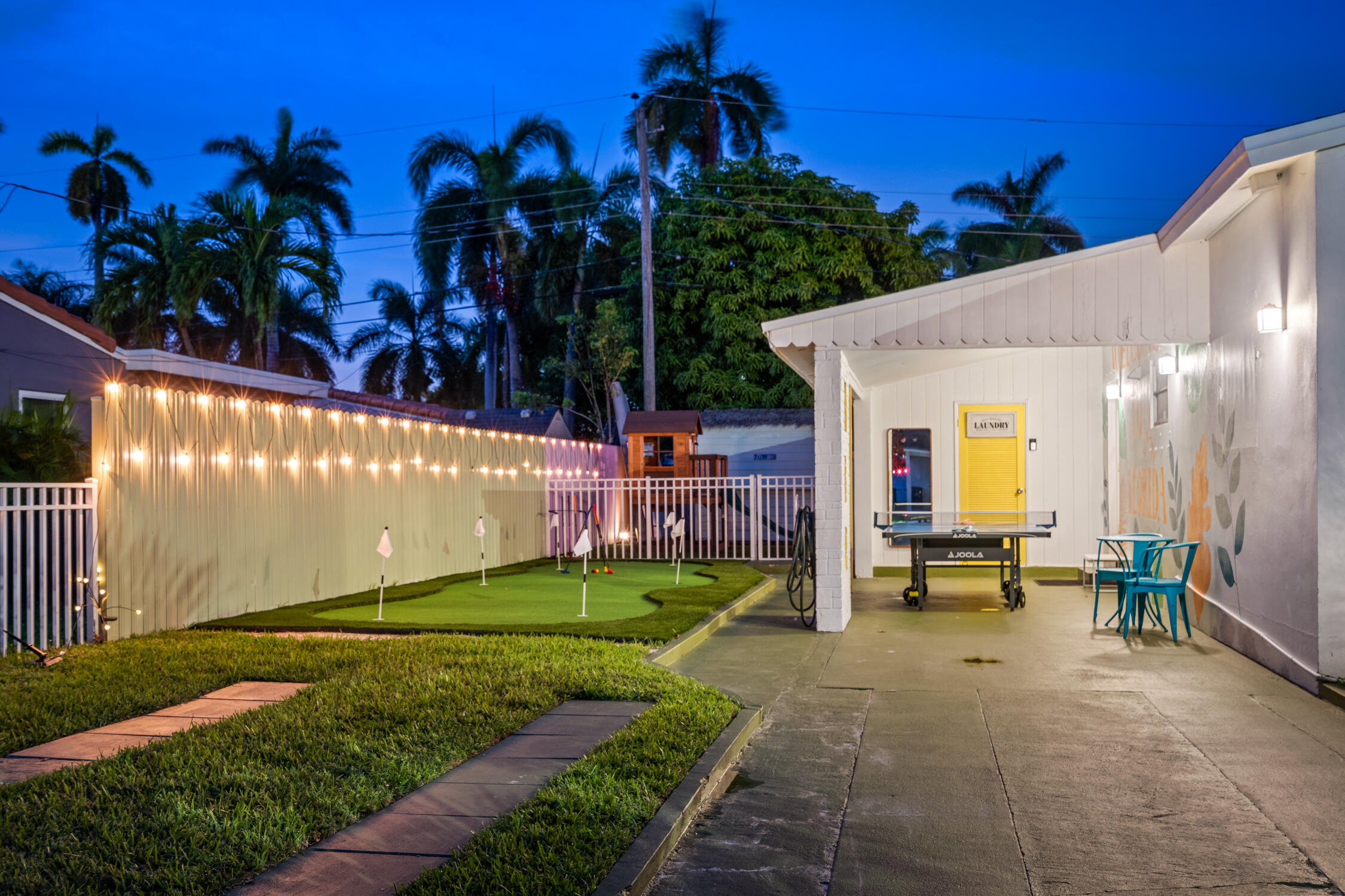 Hallandale Sunshine - Putting Green at n