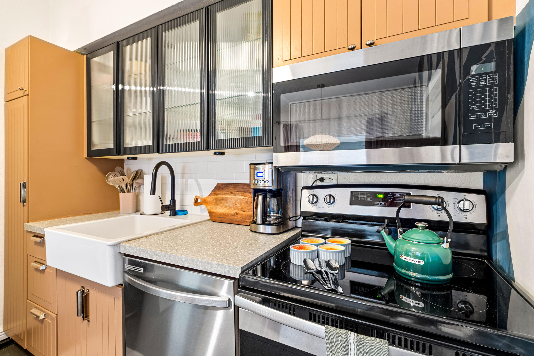 Hallandale Sunshine - Kitchenn