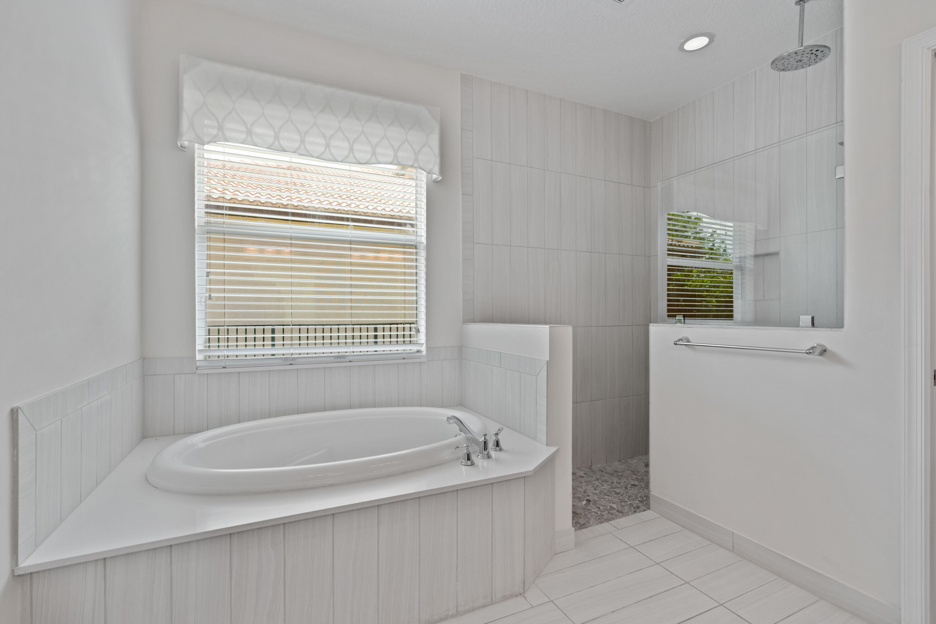 Mstr Bath