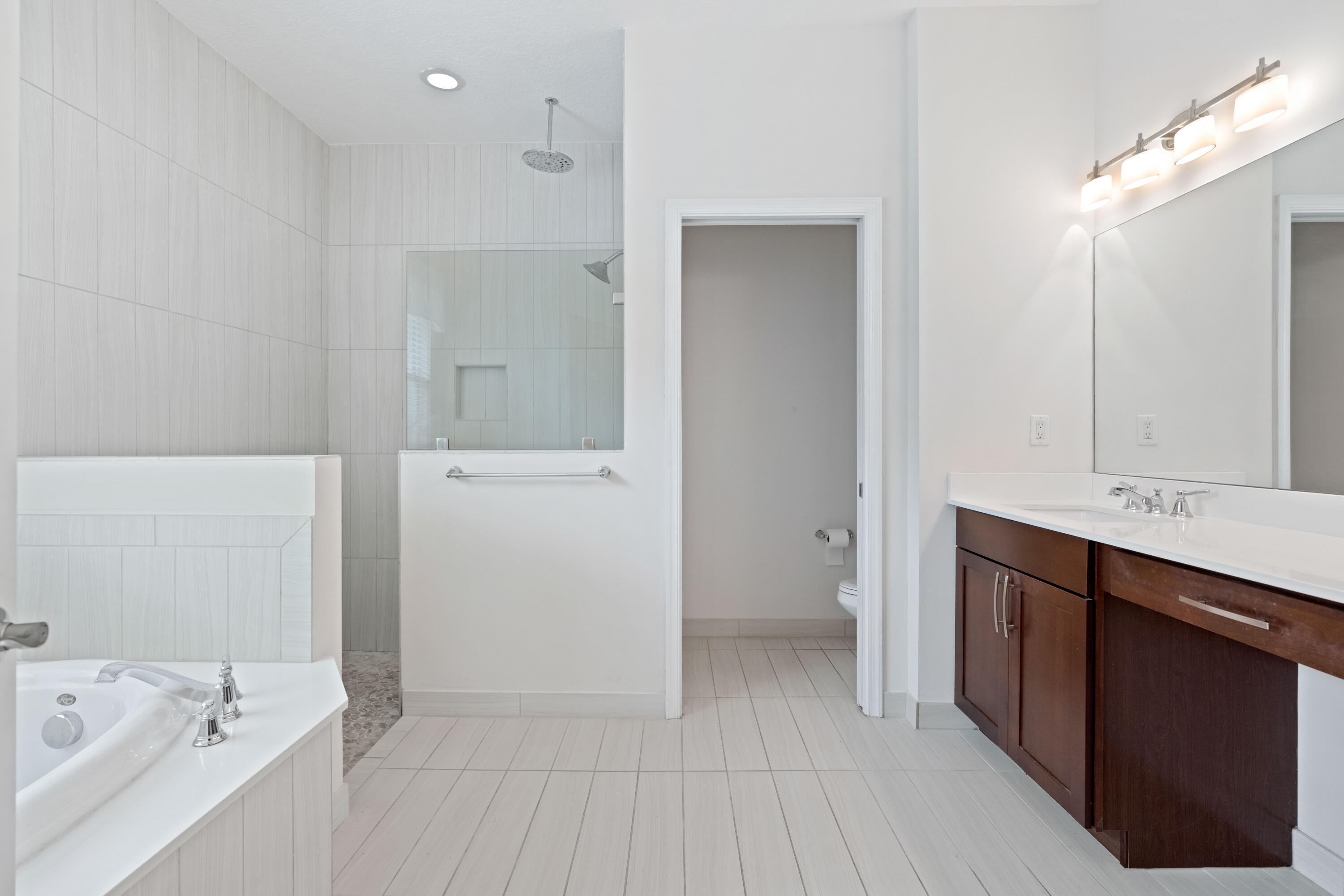 Mstr Bath