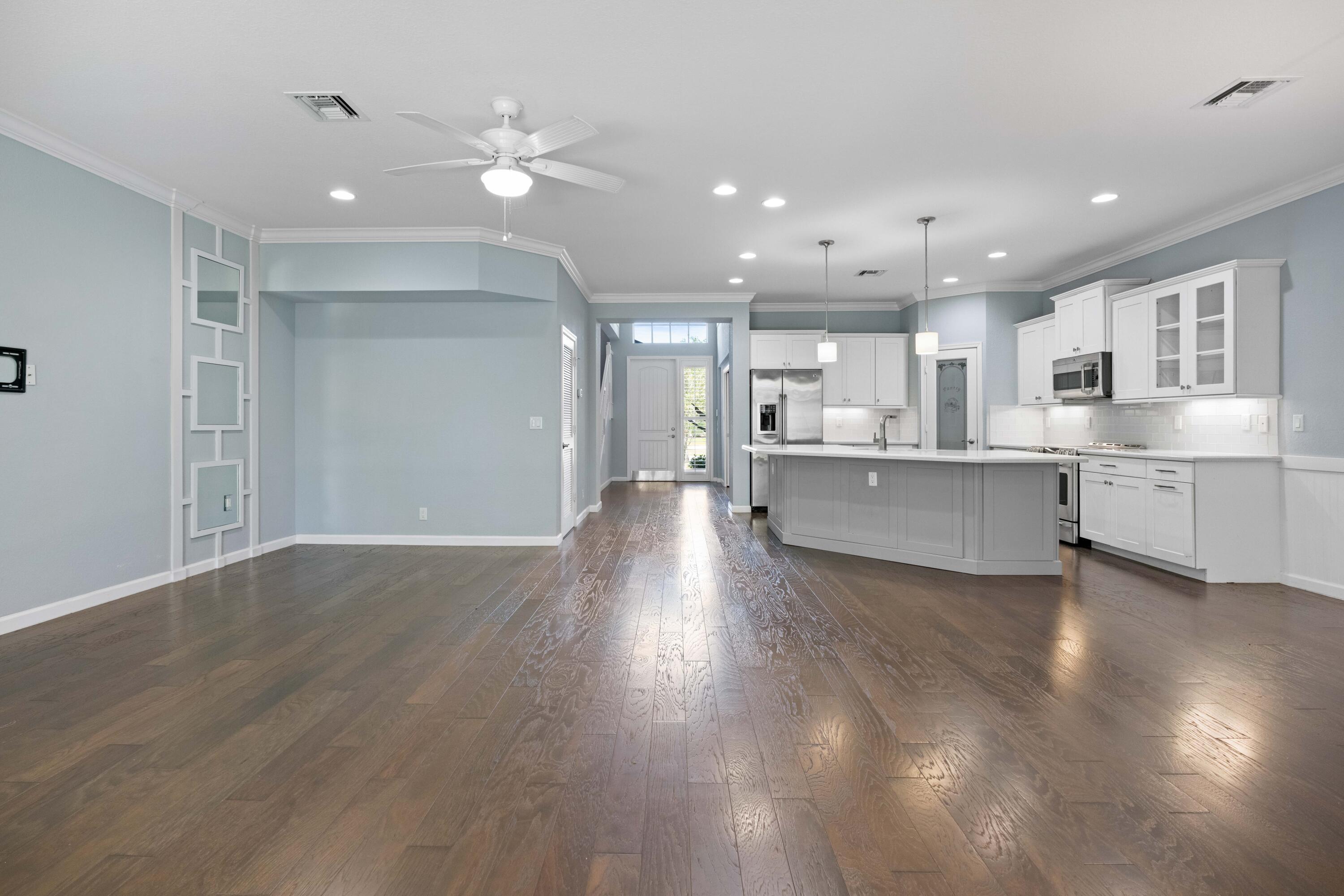 Great Rm into Kitchen