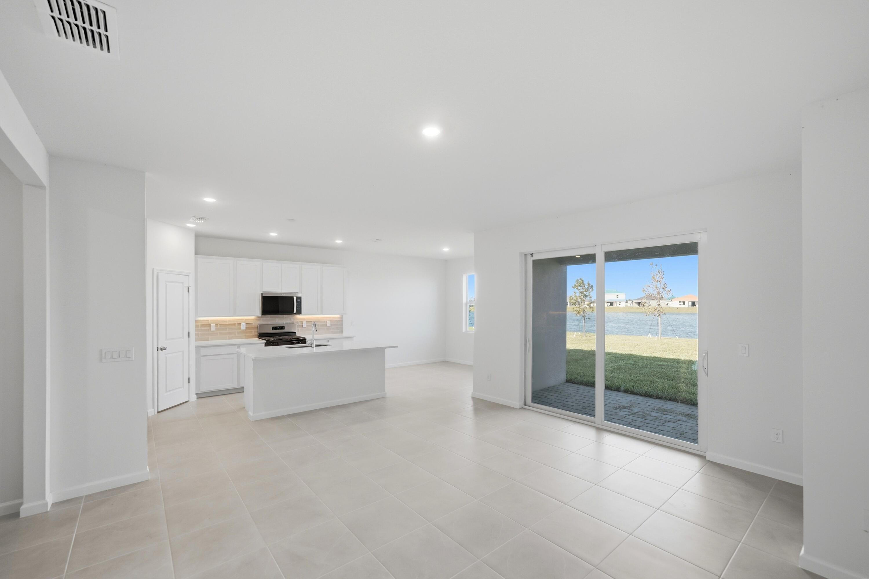 Living Room/Kitchen