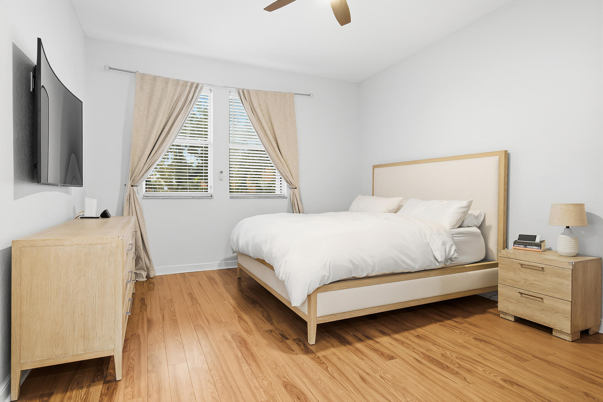 480-AMADOR-LANE-UNIT-4-33401-013