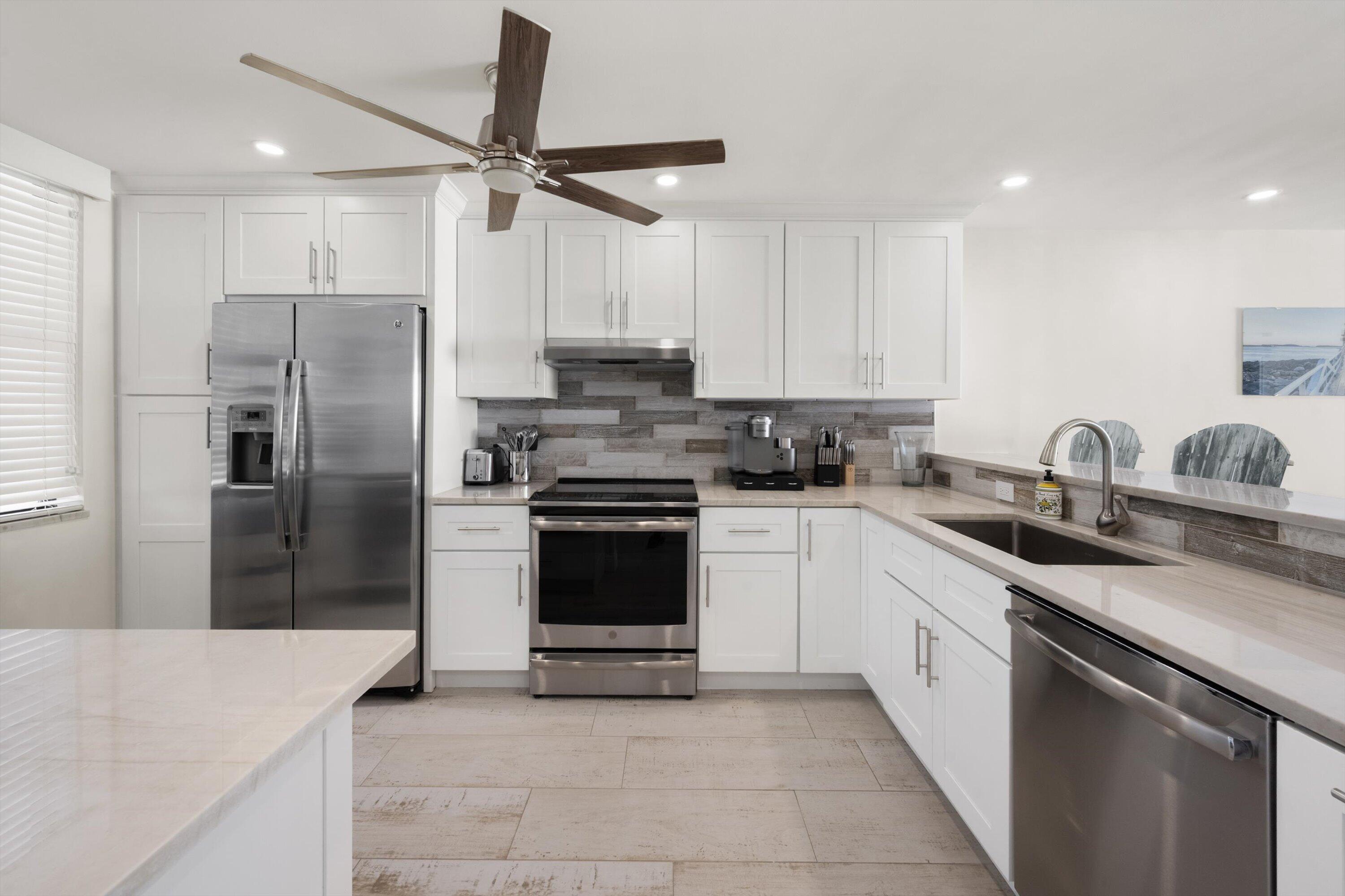 900 Ocean Dr 505 (5) 900 Ocean Dr 505 (5)