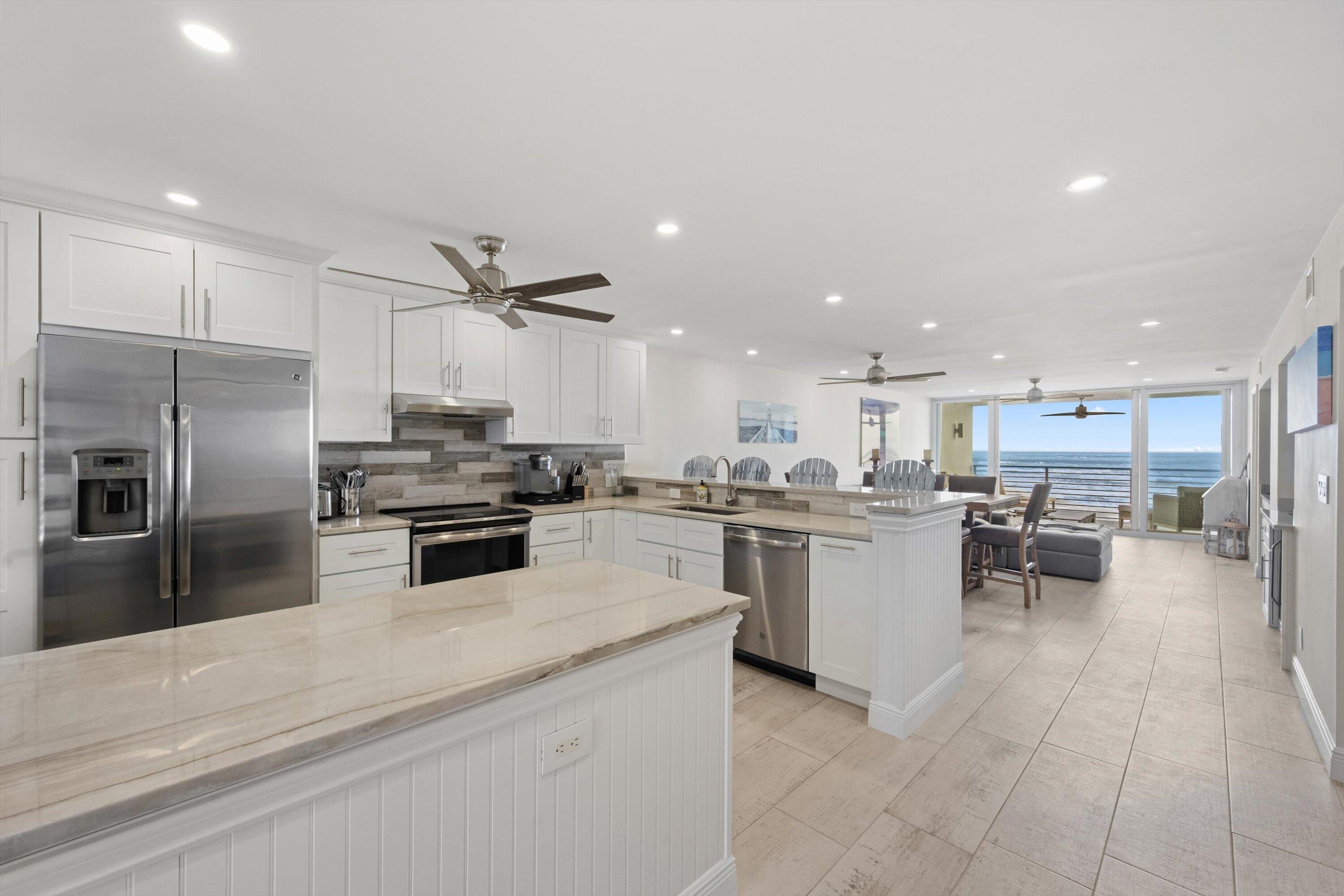 900 Ocean Dr 505 (4) 900 Ocean Dr 505 (4)