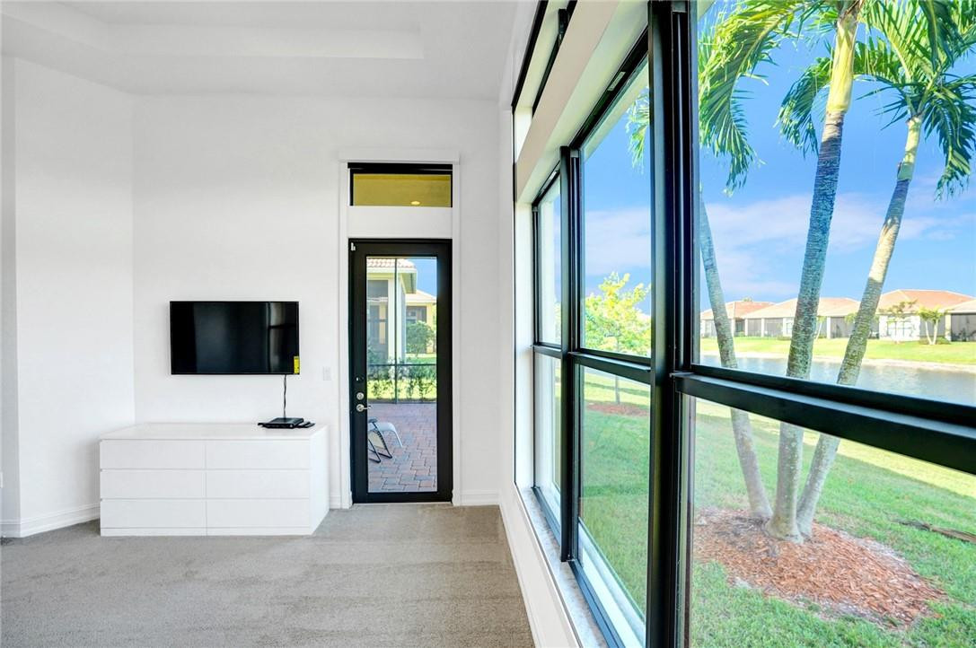 door to go to the patio