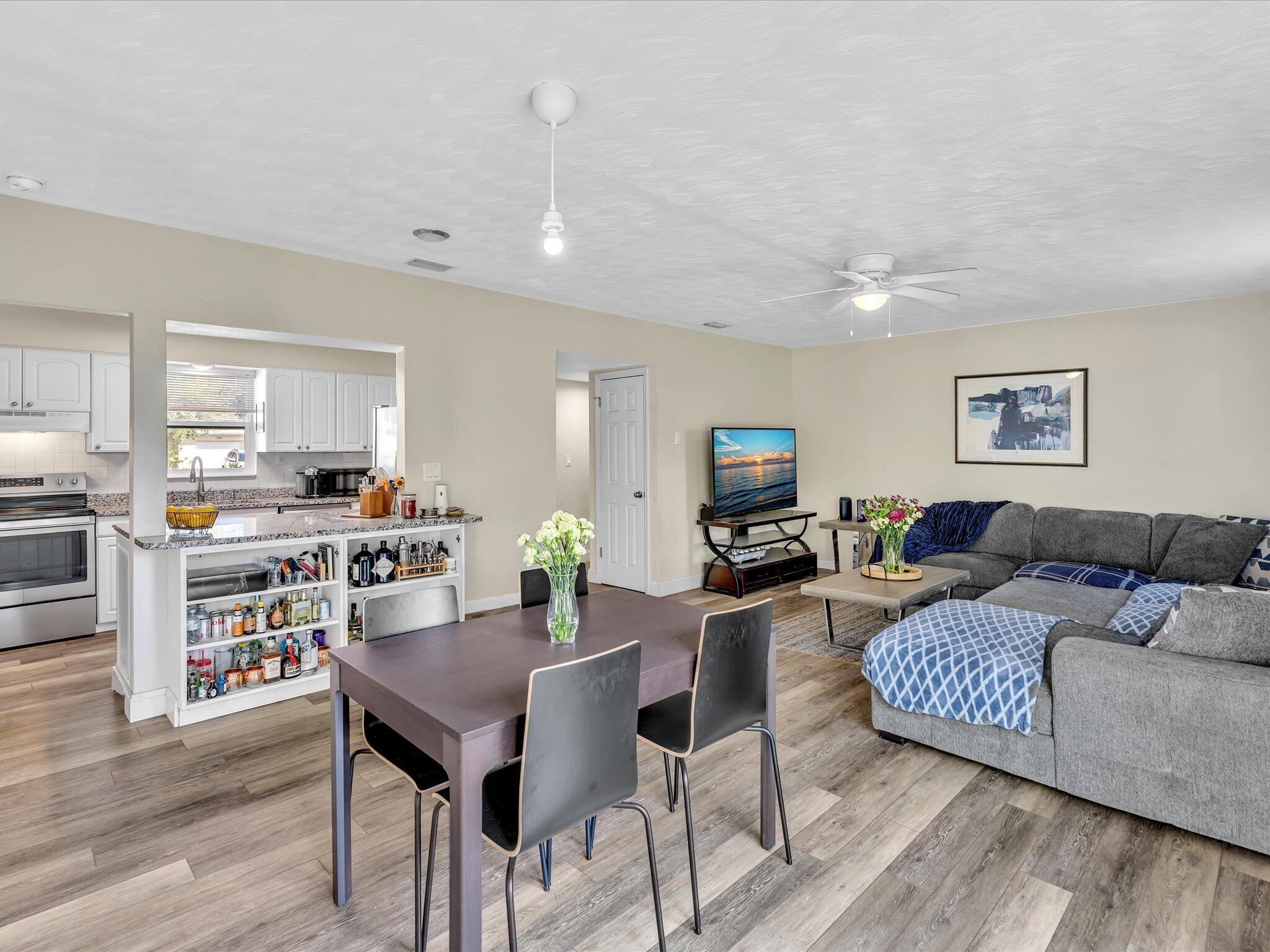 Entertainer's Floor Plan