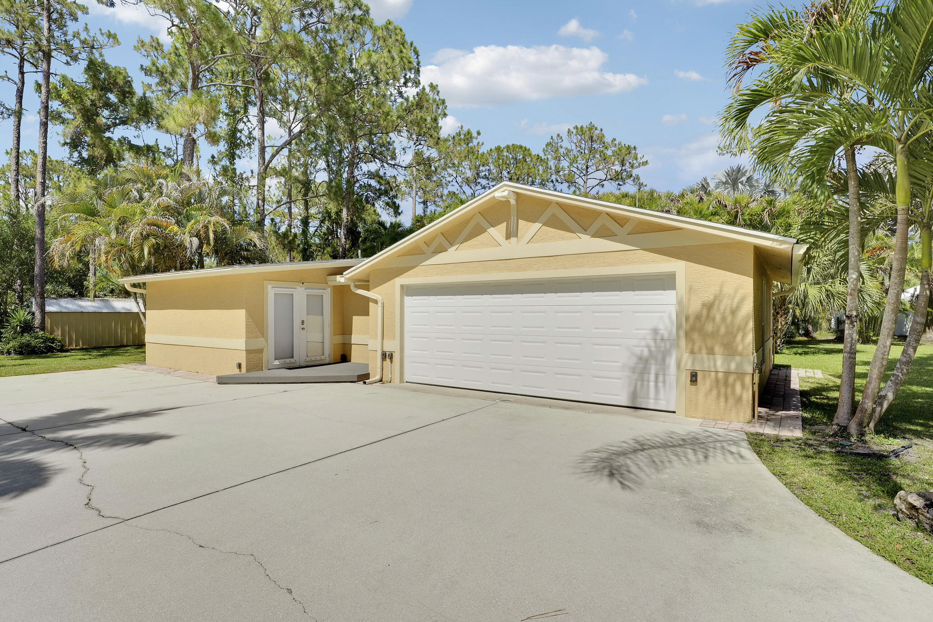 Guest House / Garage