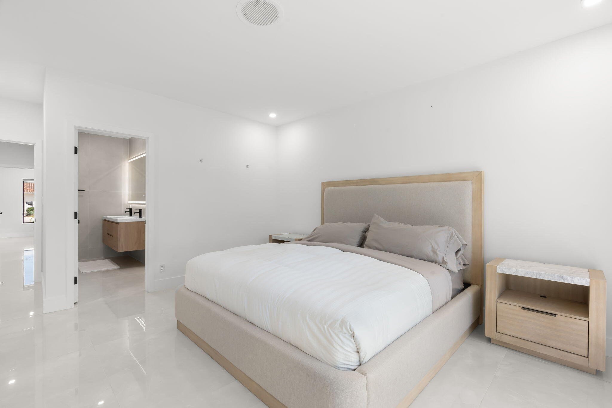 15-web-or-mls-5641 Bayview Dr, Fort Laud