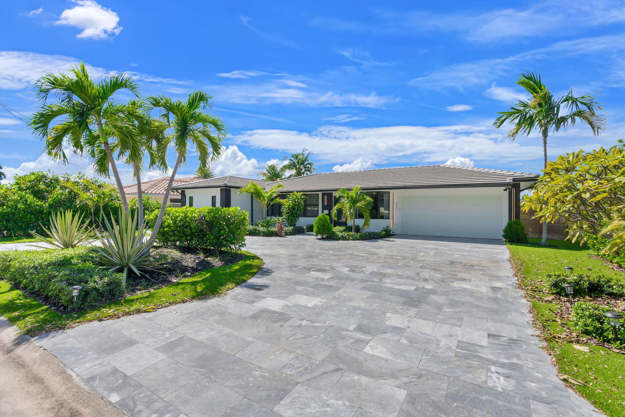 2-web-or-mls-5641 Bayview Dr, Fort Laude