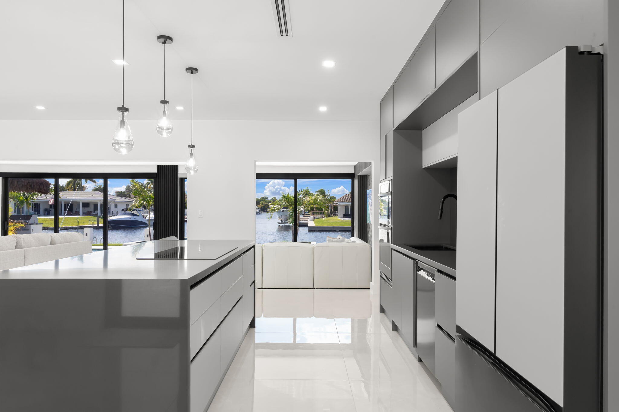 21-web-or-mls-5641 Bayview Dr, Fort Laud