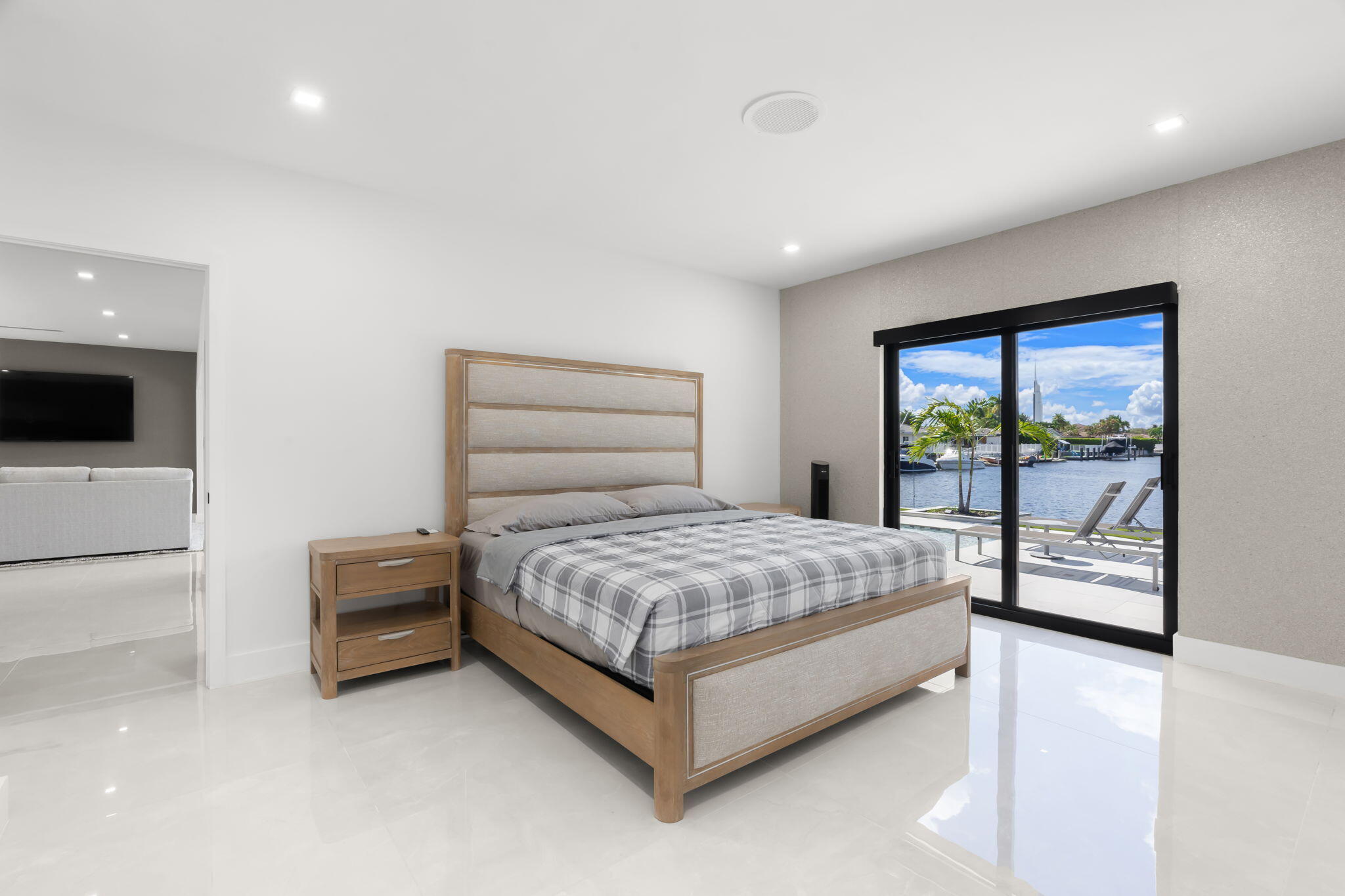 8-web-or-mls-5641 Bayview Dr, Fort Laude