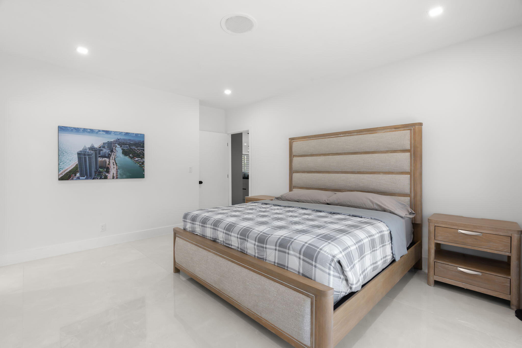 9-web-or-mls-5641 Bayview Dr, Fort Laude