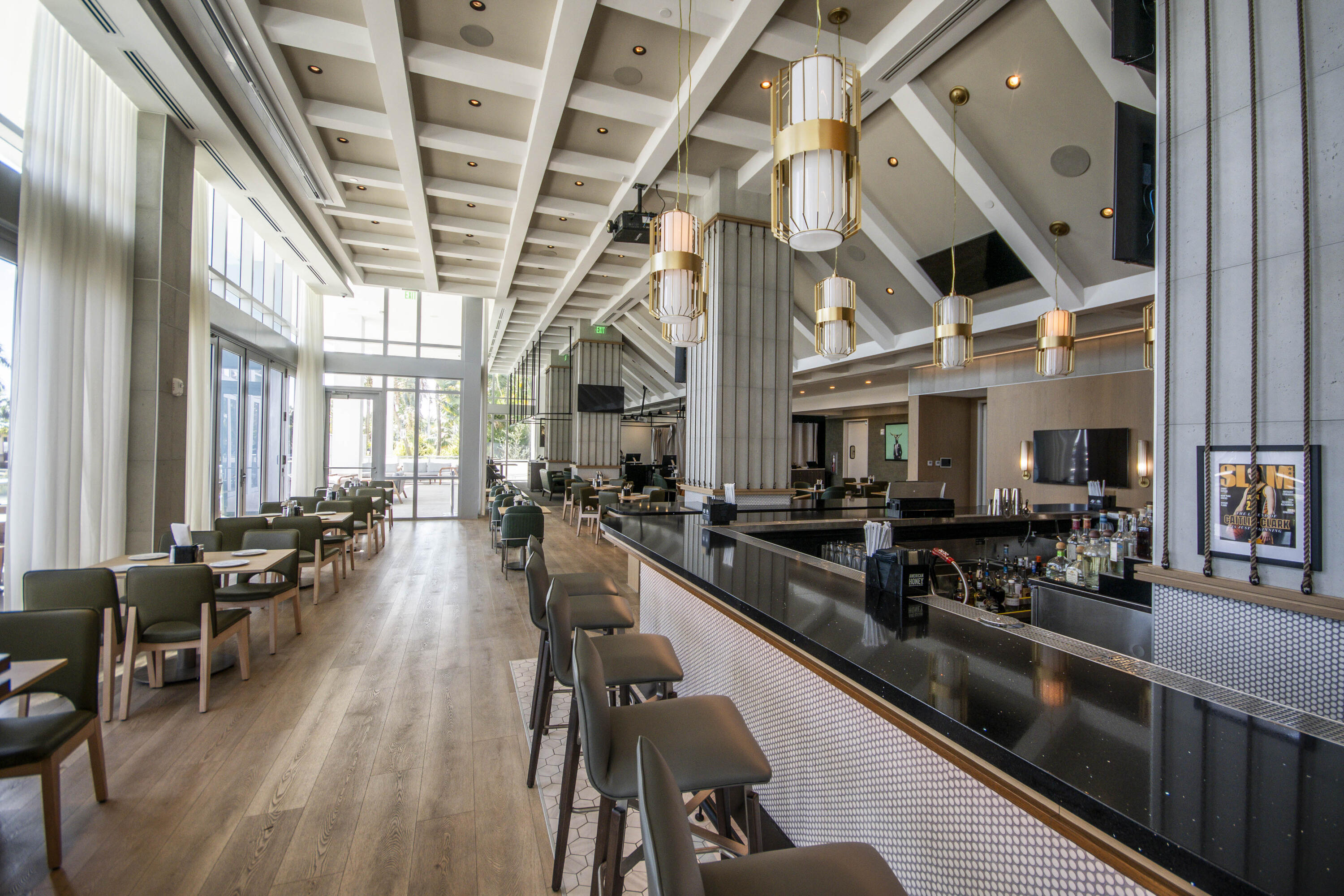 The Birdie Dockside Bar & Grill