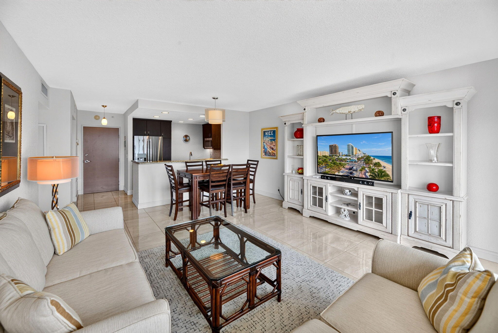 33-web-or-mls-Living room 7