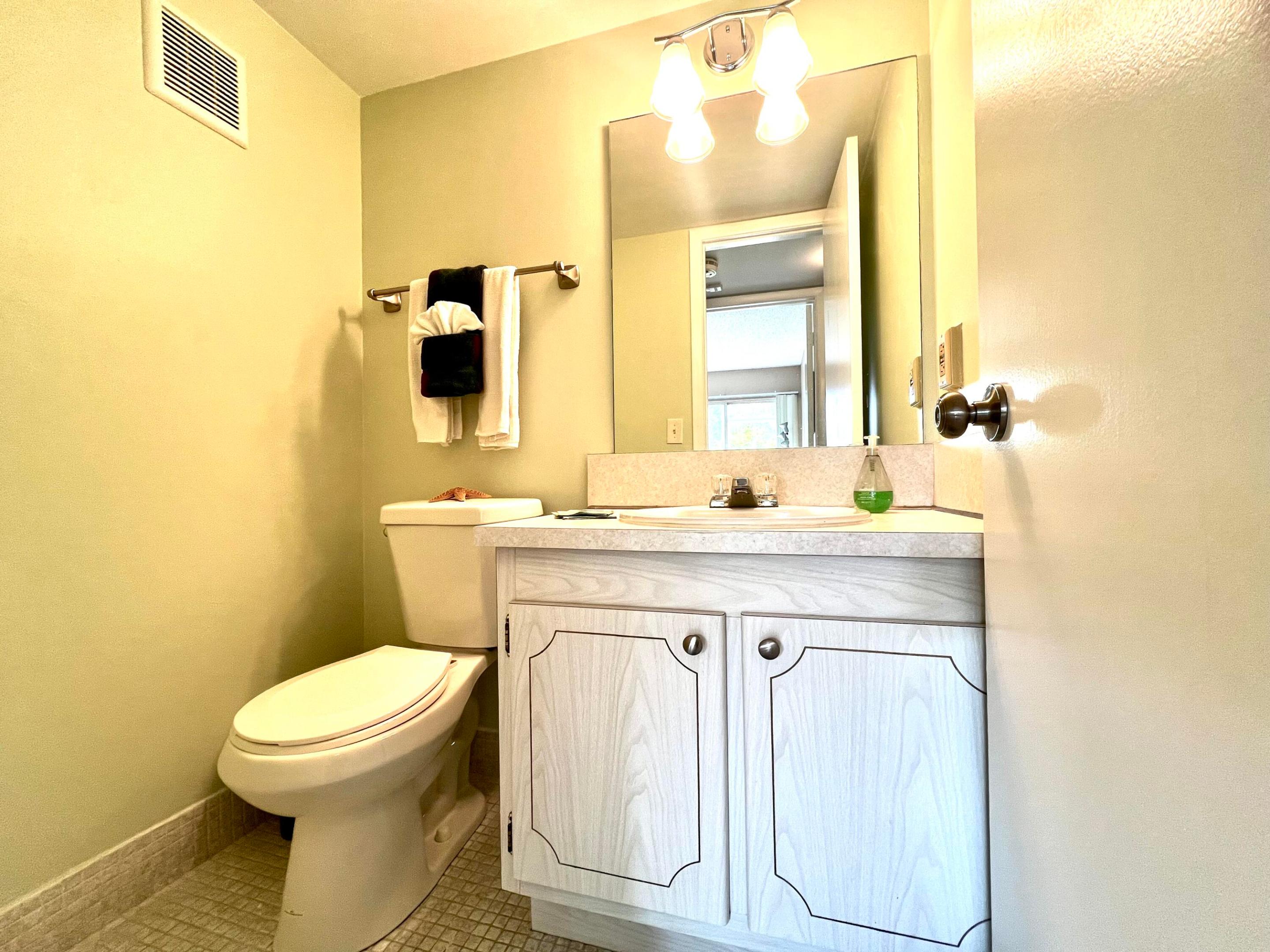 1/2 Bath