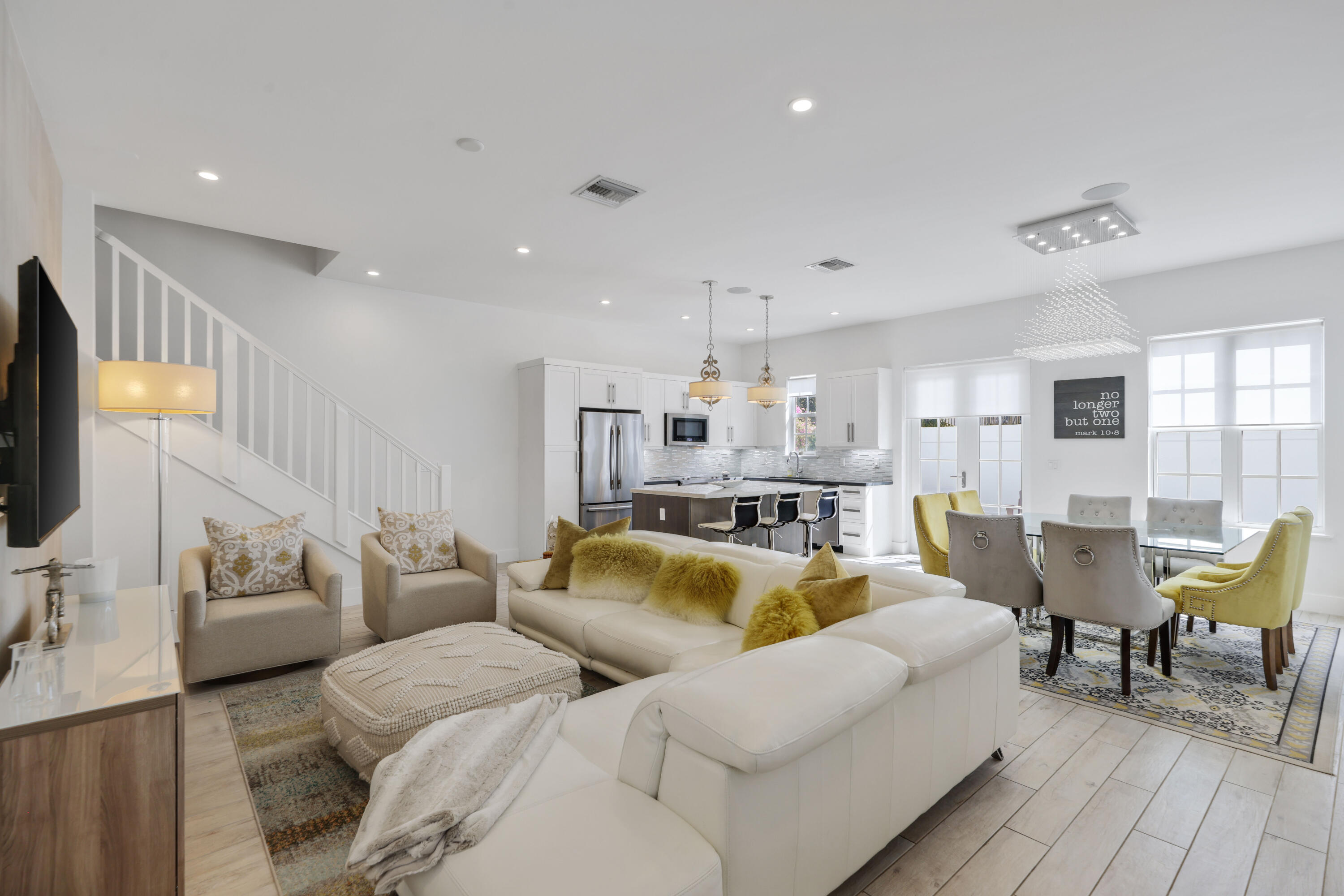 914 Saint George Boulevard - 4.jpg-FULL