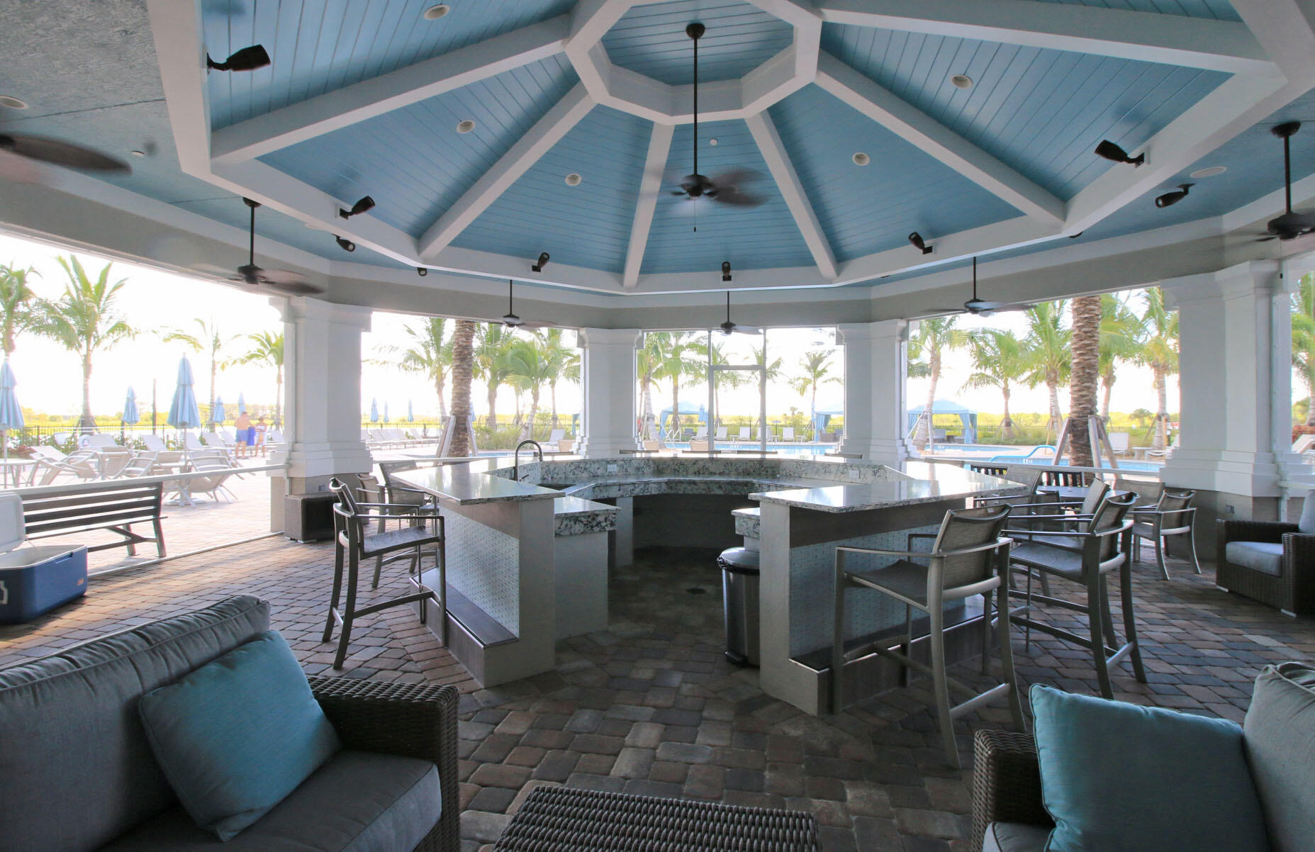 Outdoor Bar