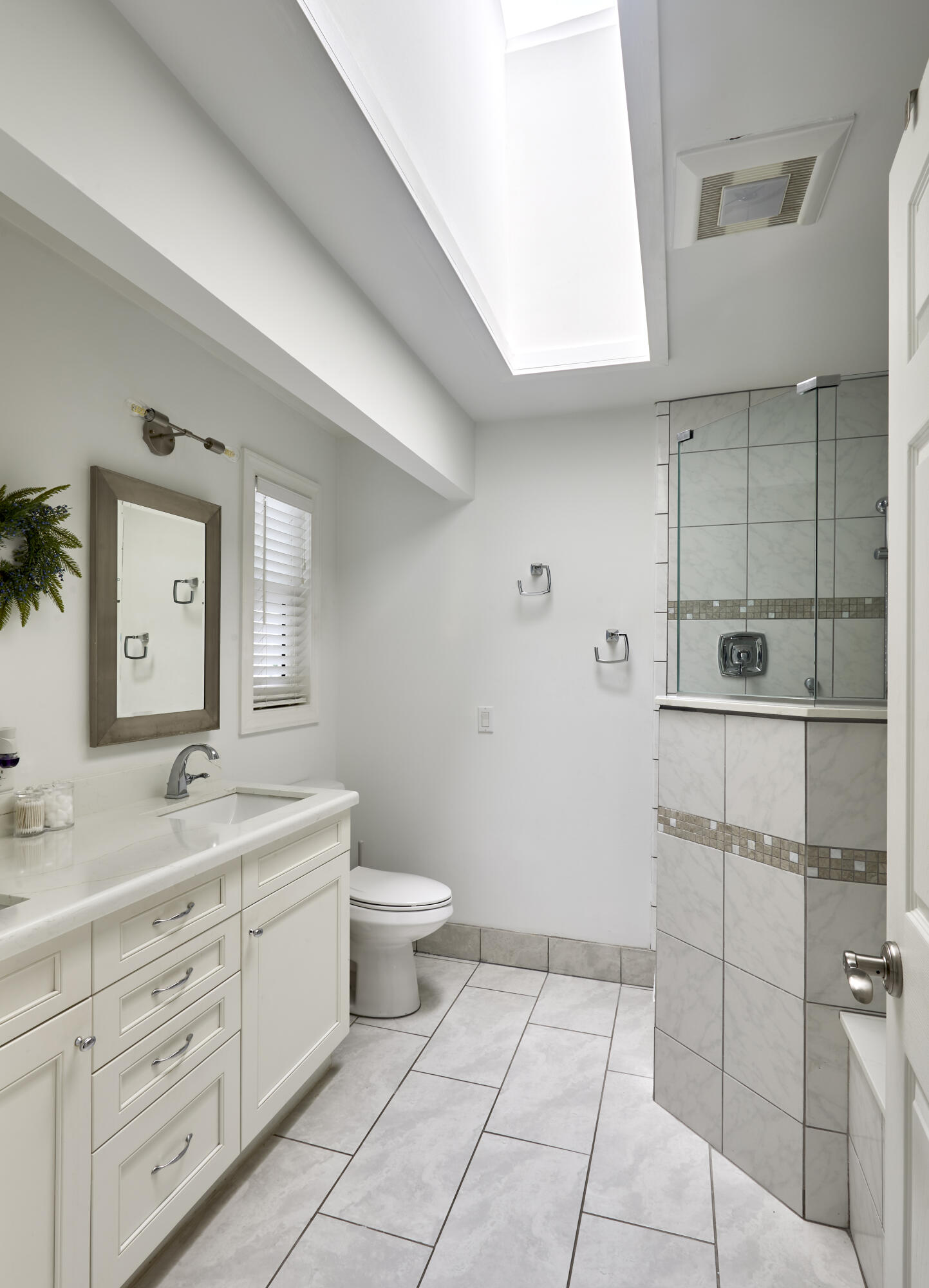 Bathroom_1A_8311_